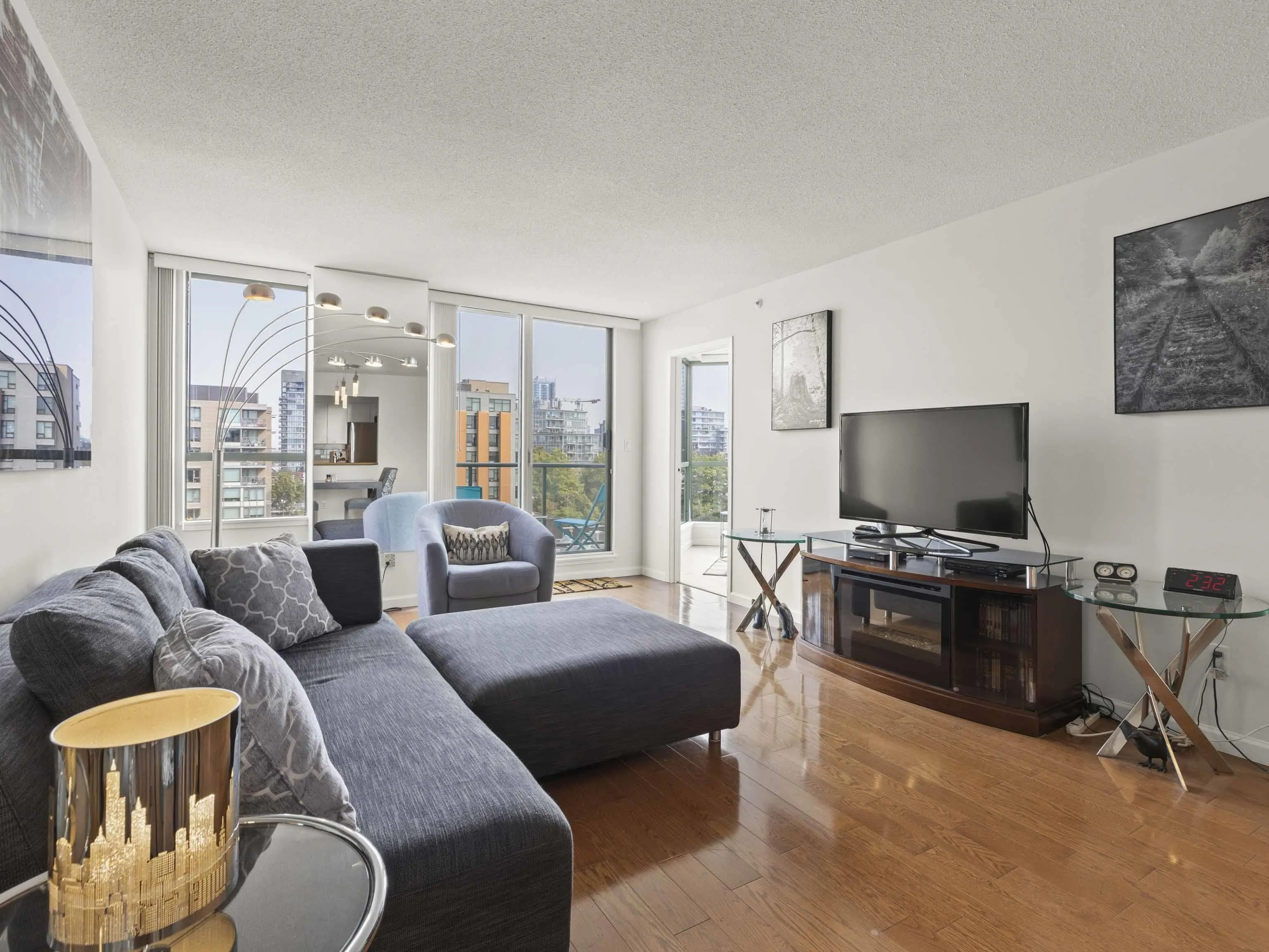 904 2288 Pine Street