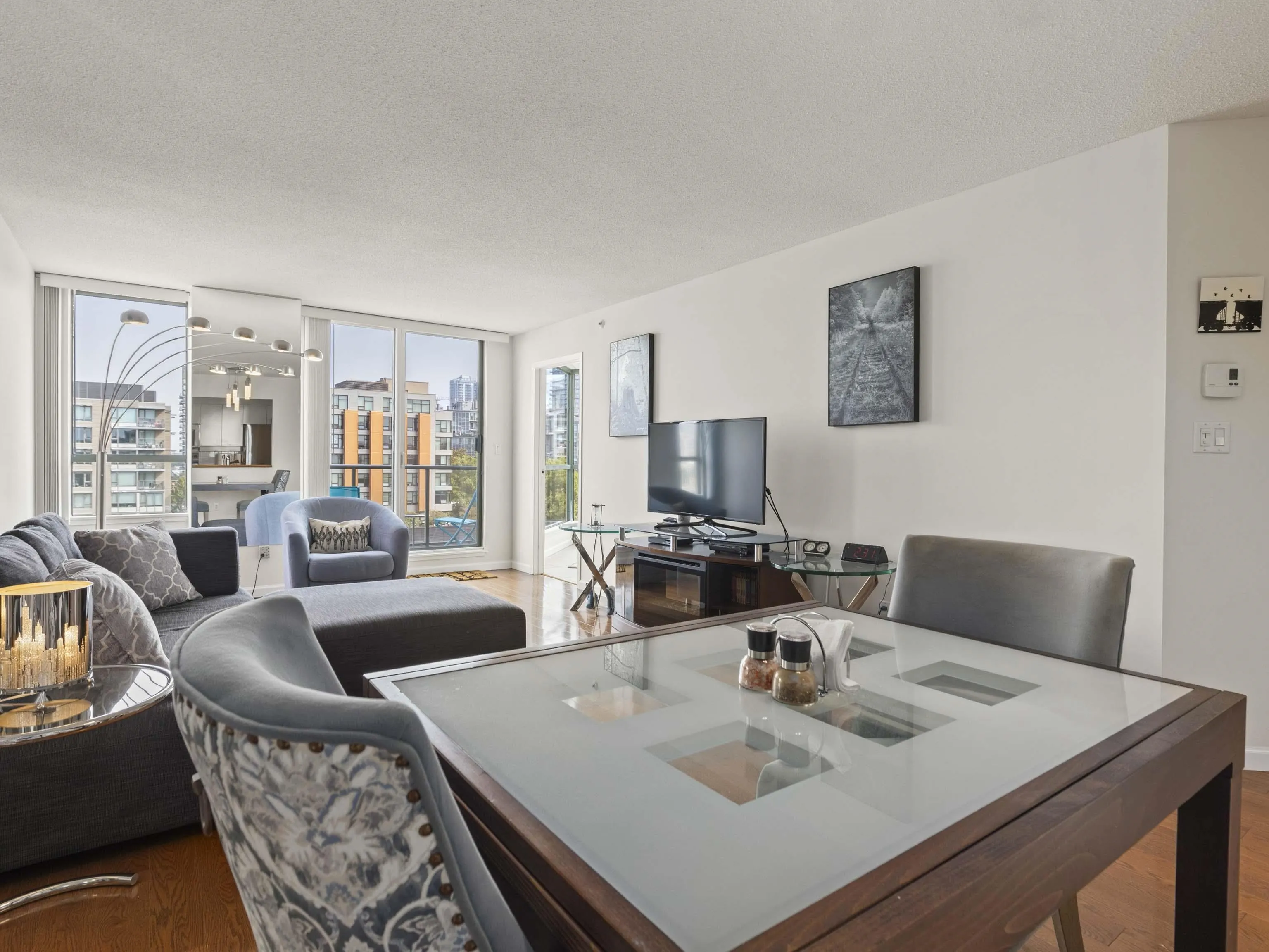 904 2288 Pine Street