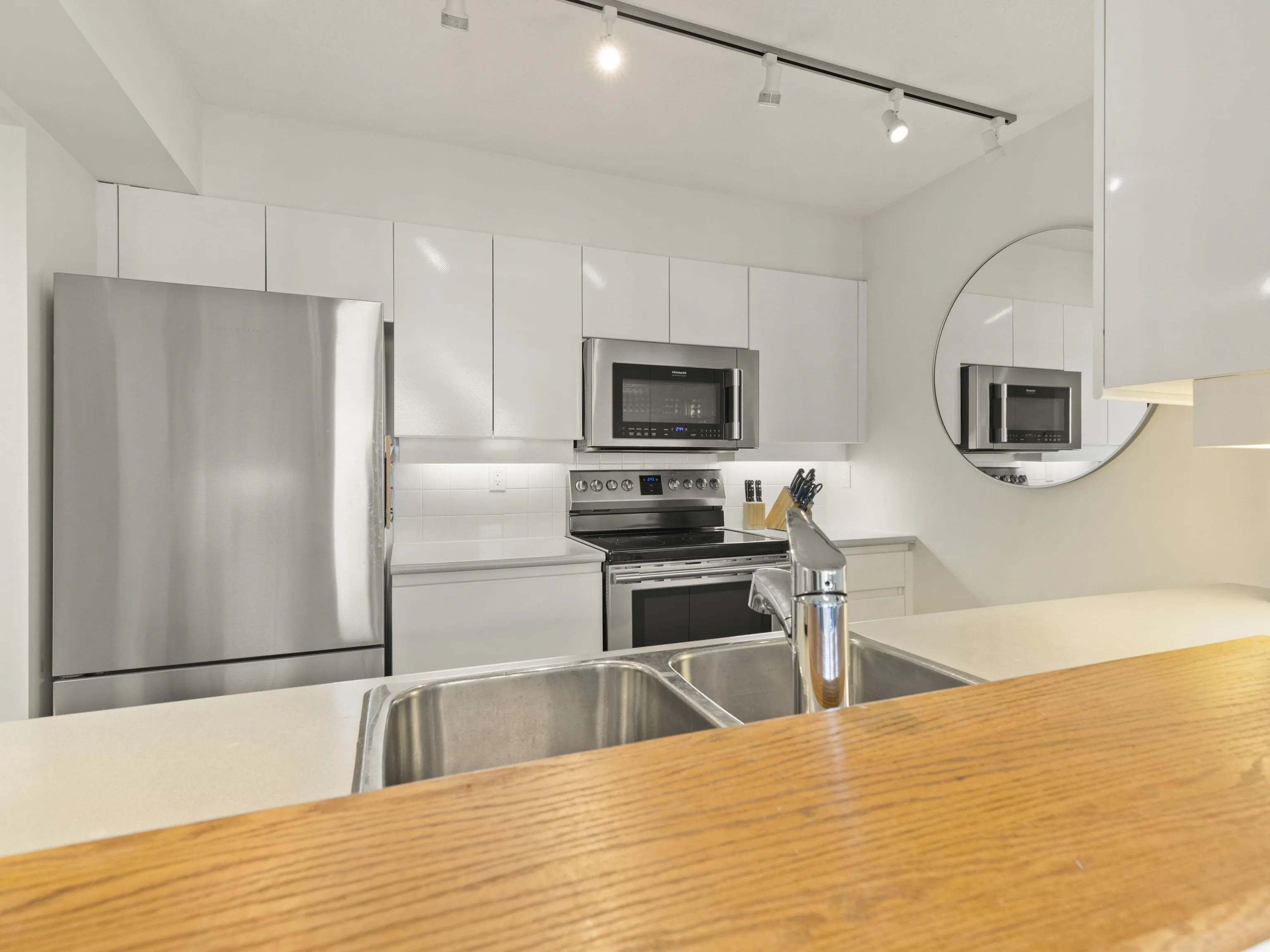 904 2288 Pine Street