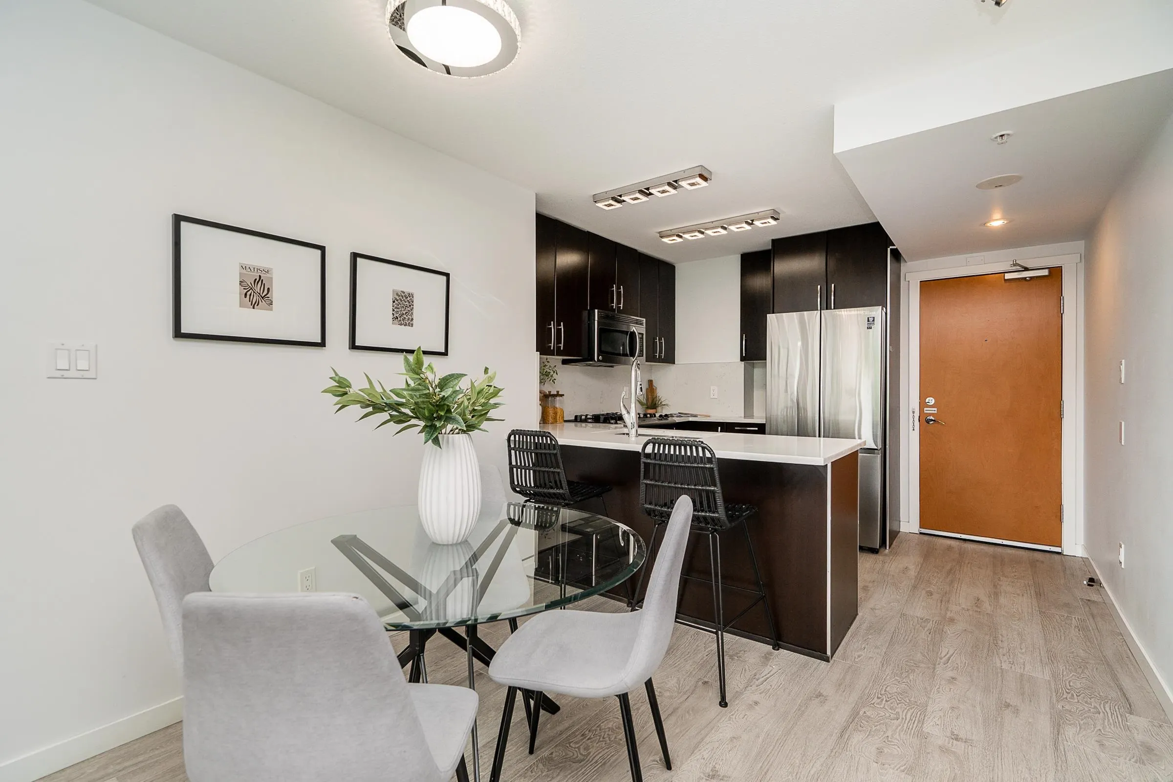 302 651 Nootka Way