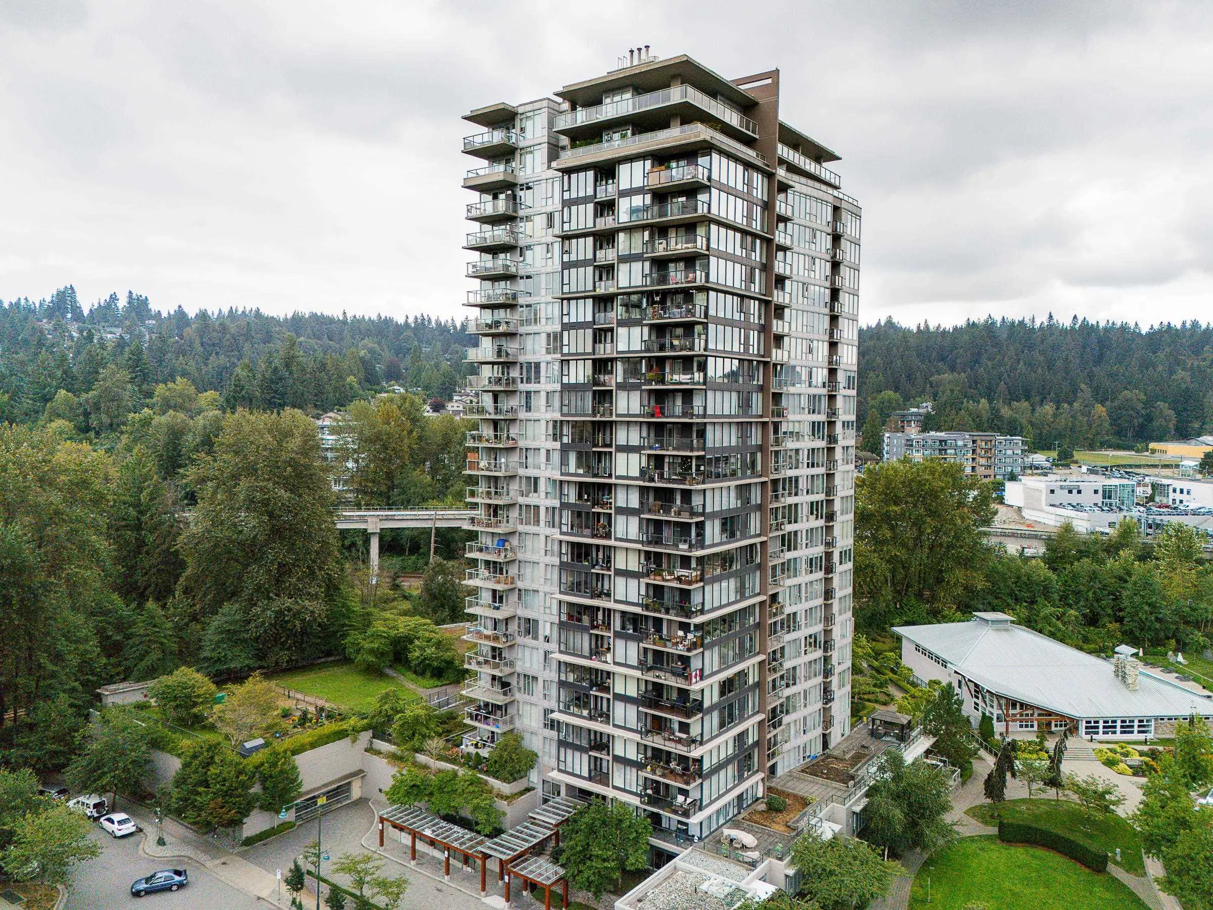302 651 Nootka Way