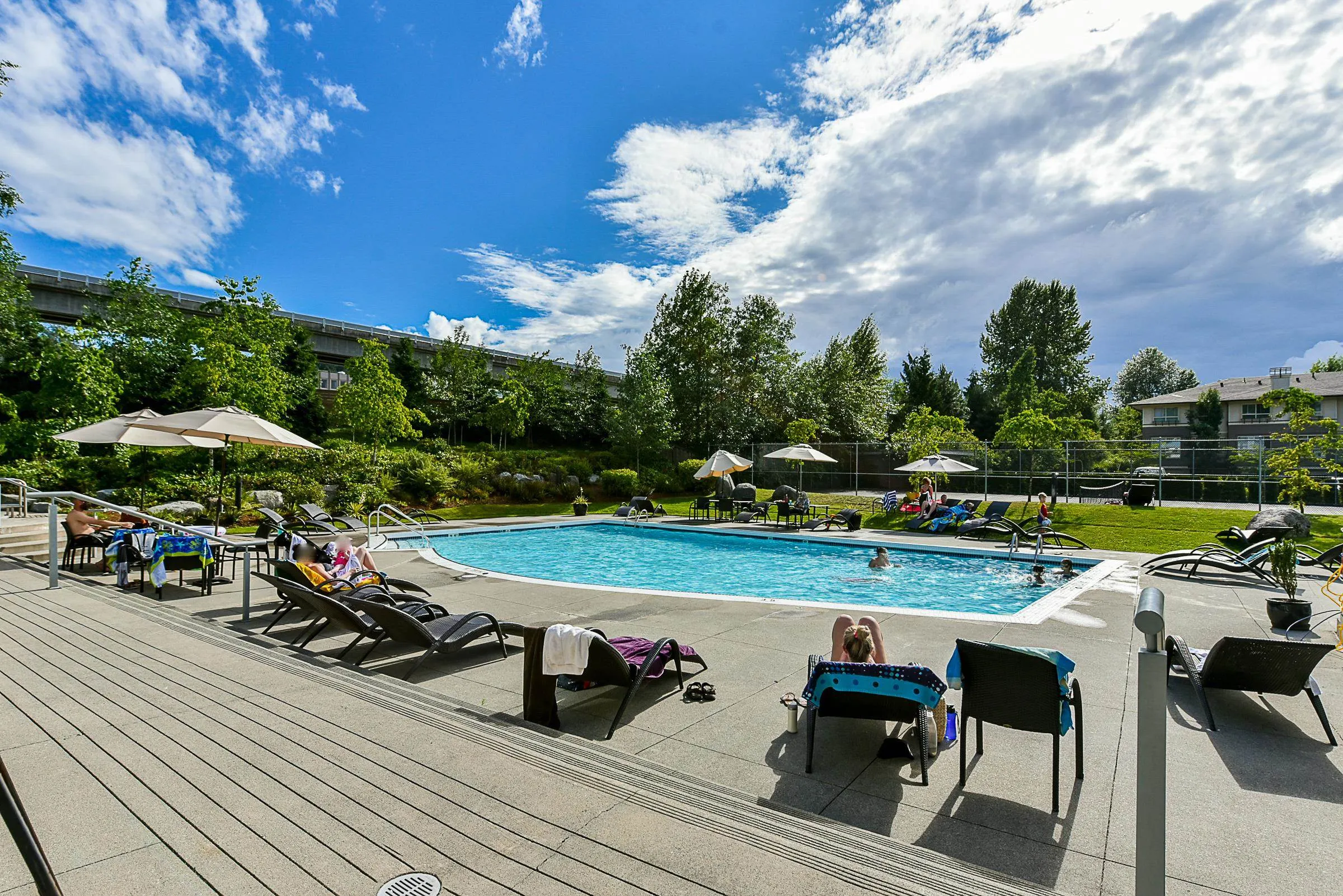 302 651 Nootka Way