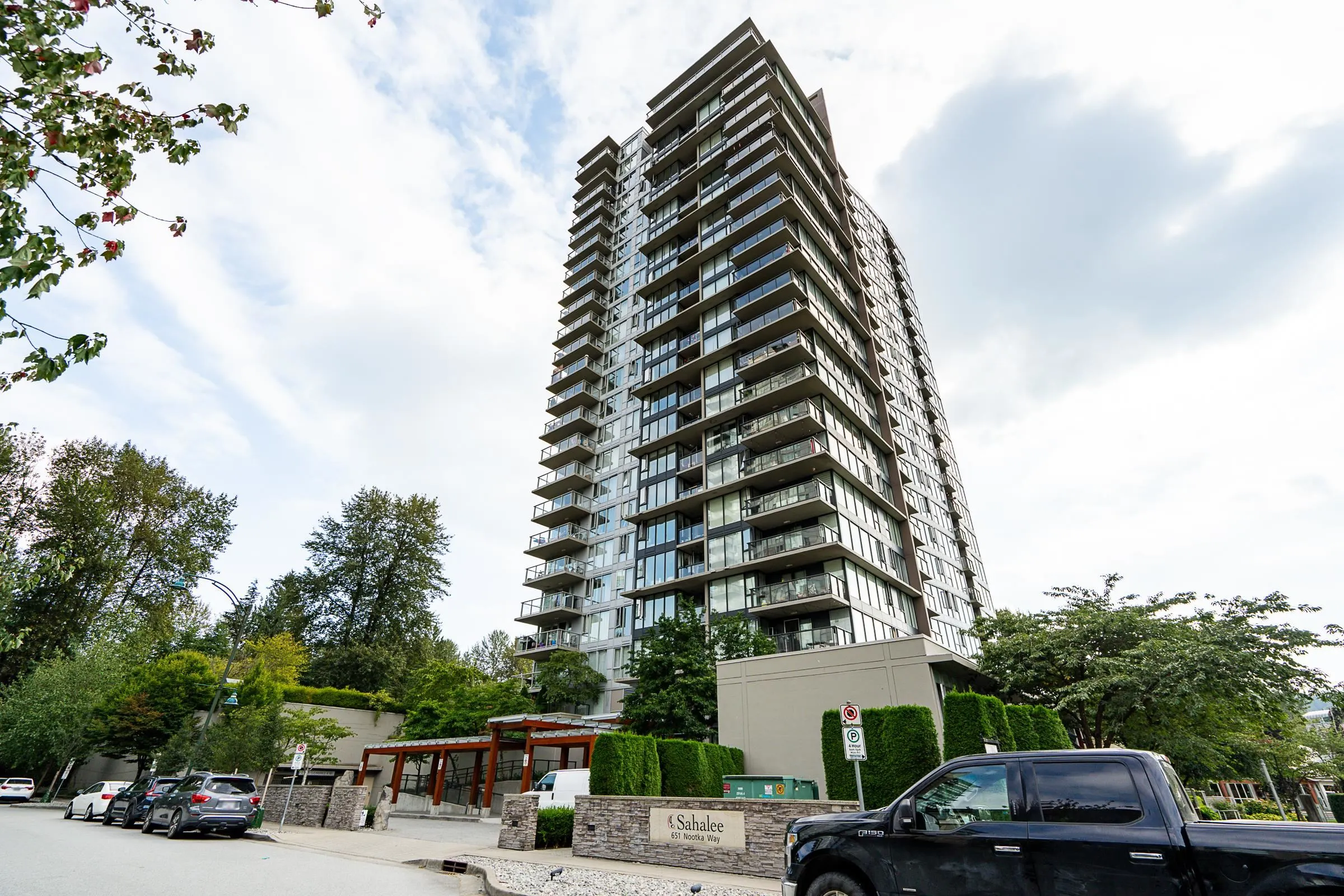 302 651 Nootka Way
