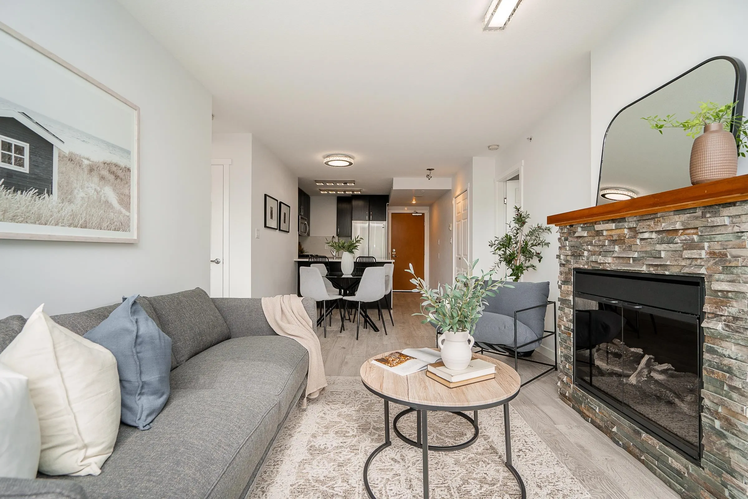 302 651 Nootka Way
