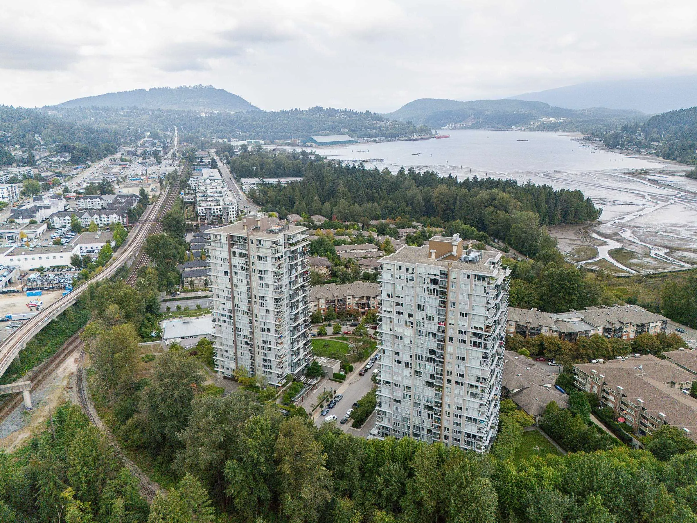 302 651 Nootka Way