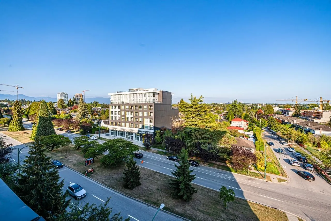 707 6383 Cambie Street