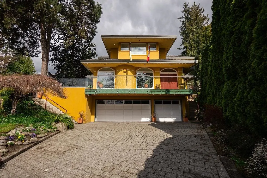 2635 Rosebery Avenue