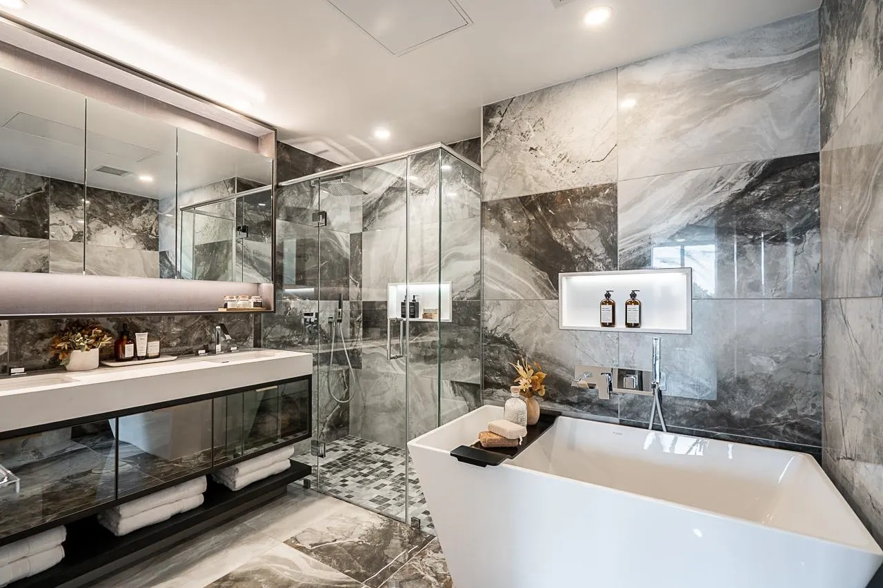 317 1342 Johnston Road