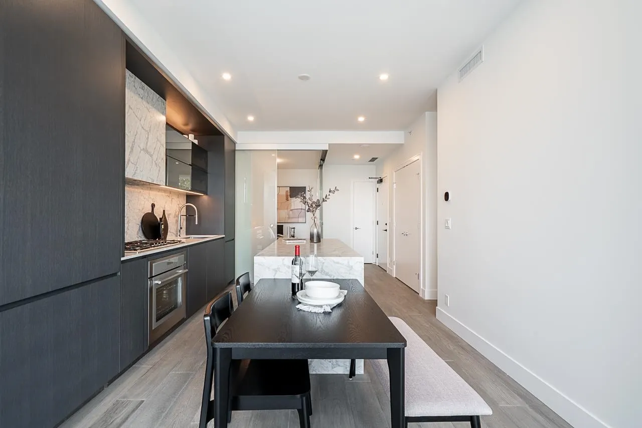 317 1342 Johnston Road