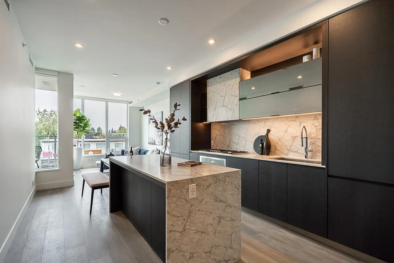 317 1342 Johnston Road