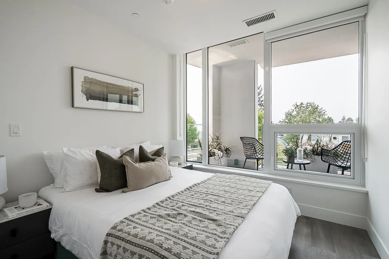 317 1342 Johnston Road