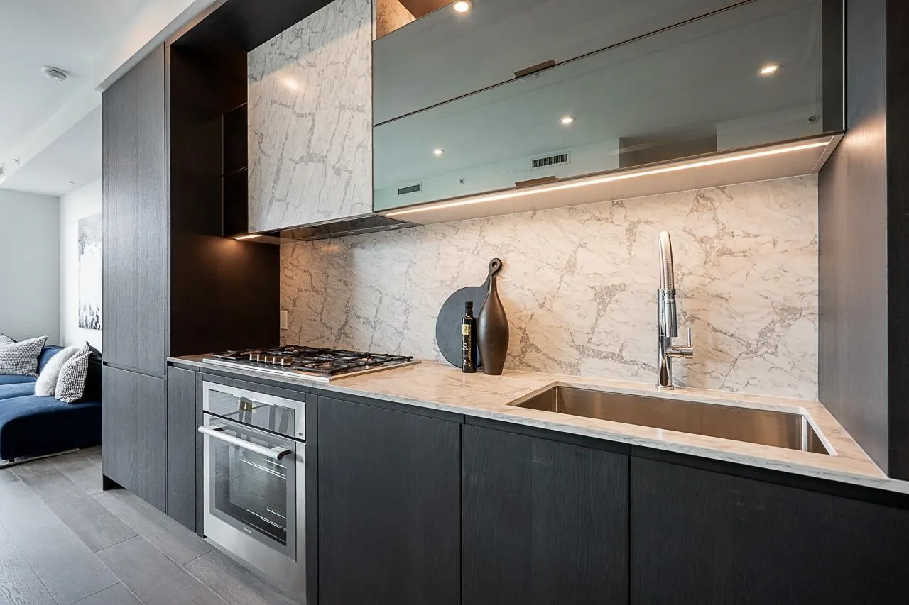 317 1342 Johnston Road