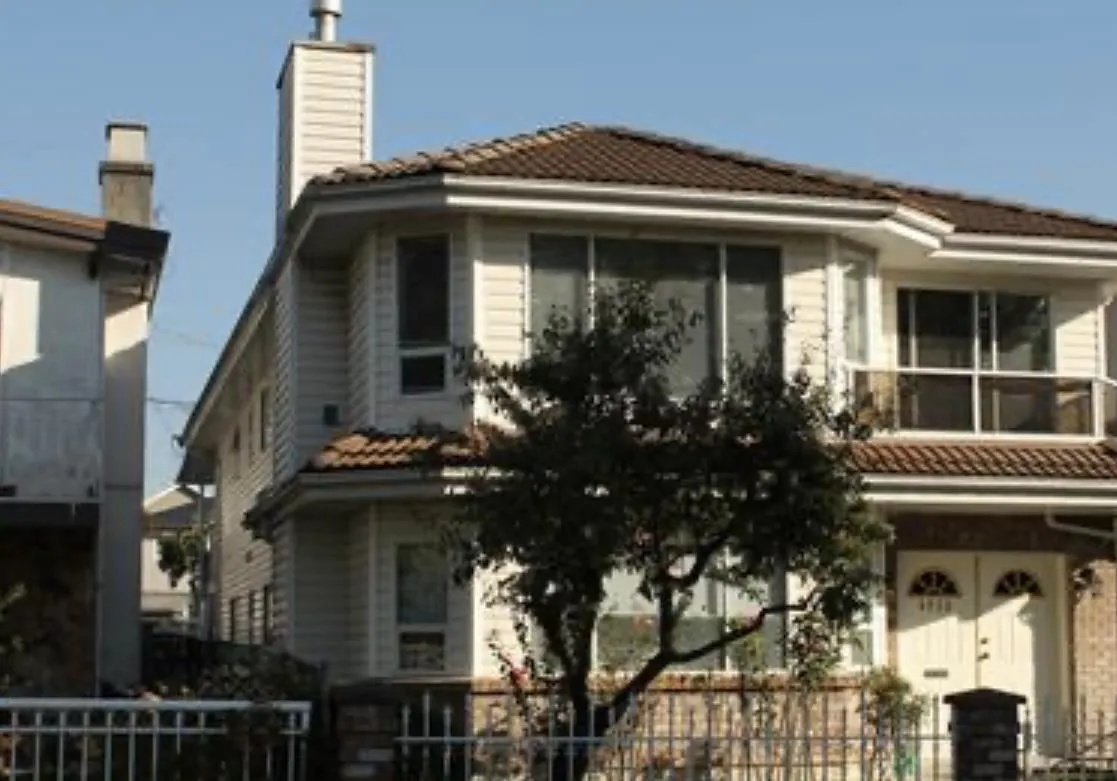 2220 Windwood Place
