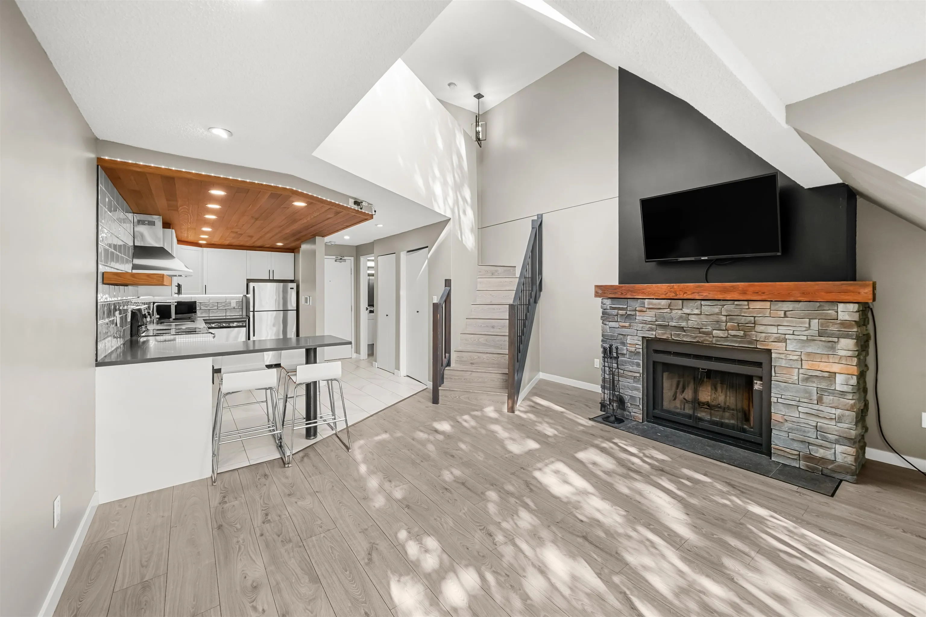 315 7471 Blundell Road