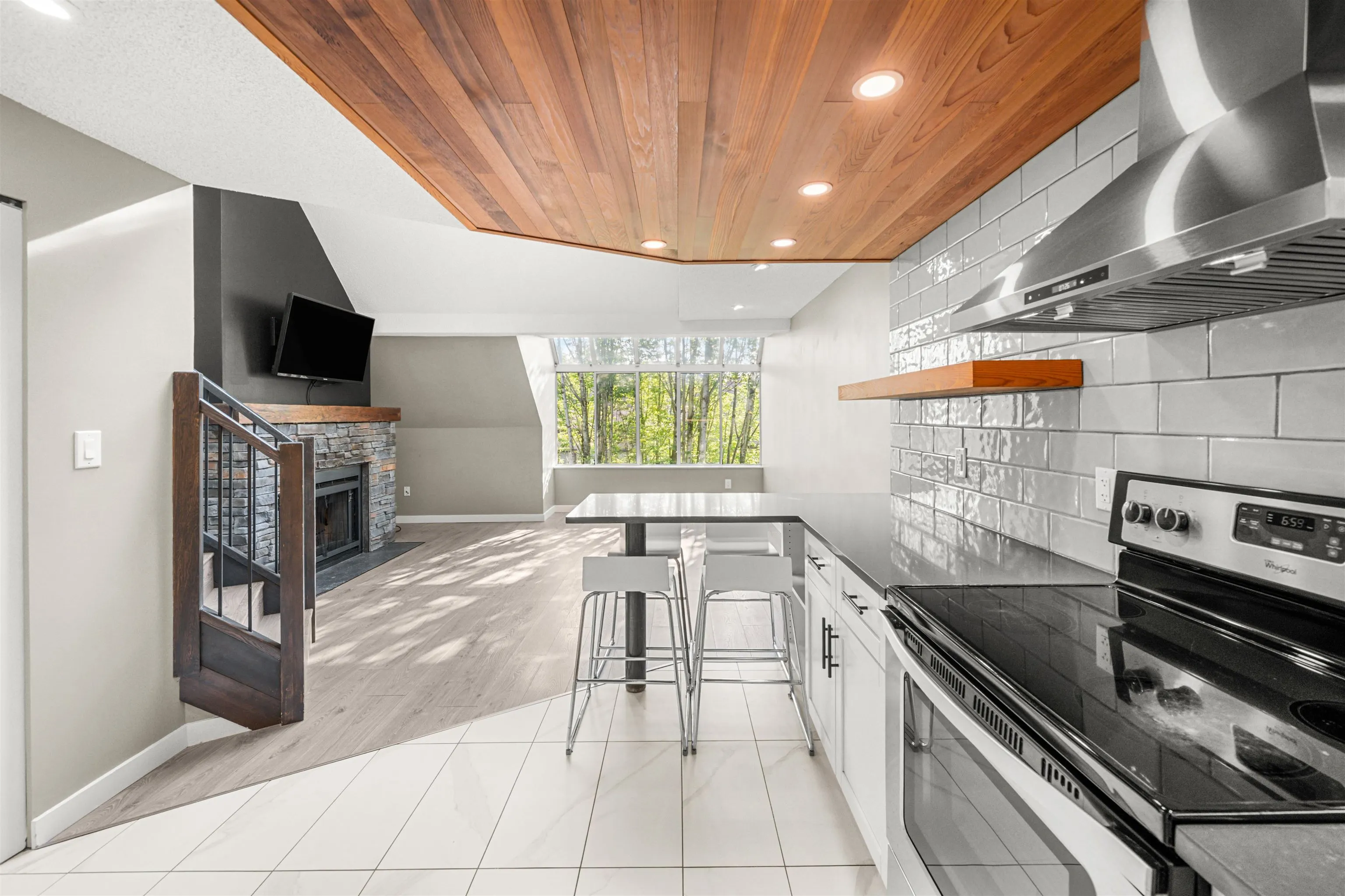 315 7471 Blundell Road