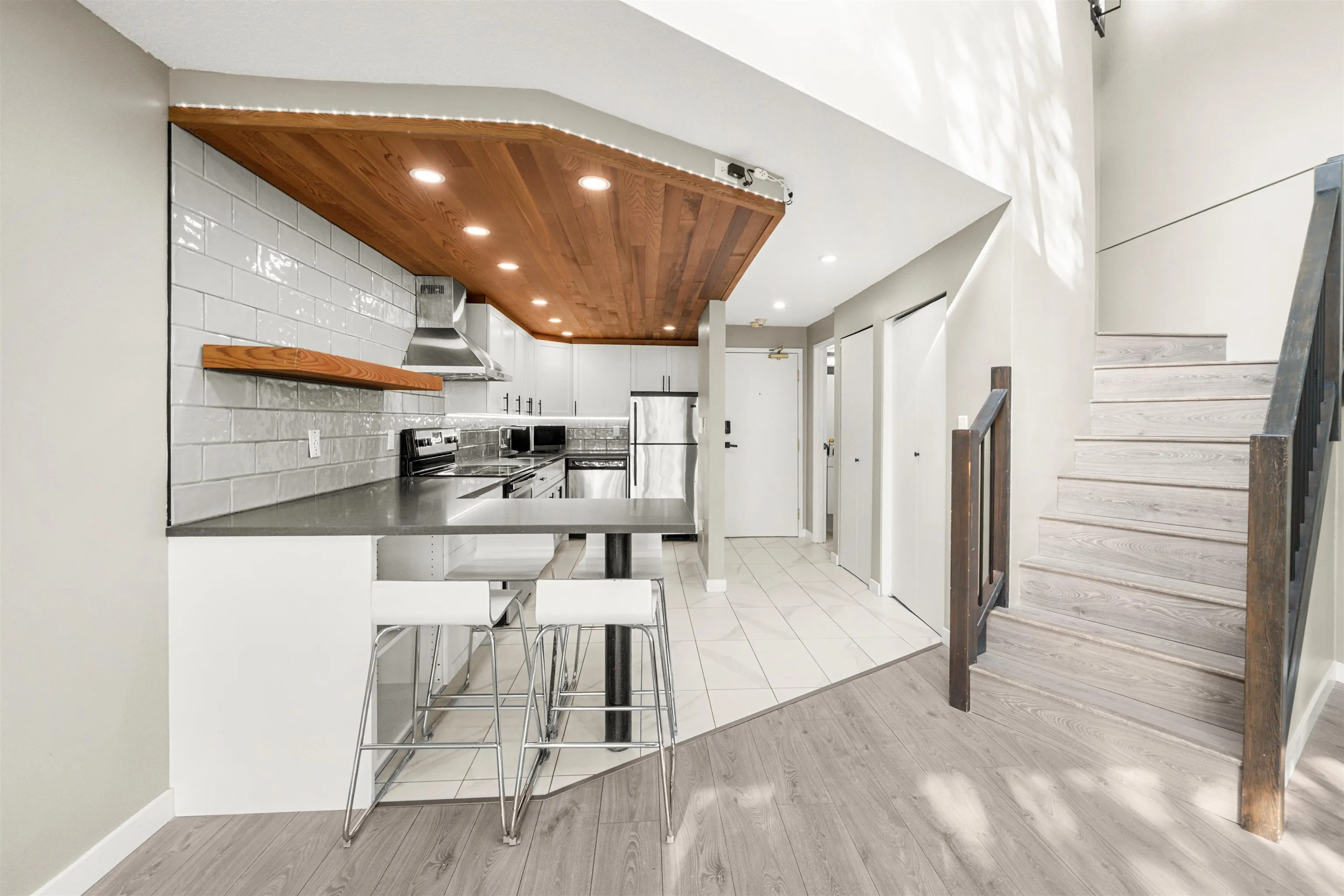 315 7471 Blundell Road