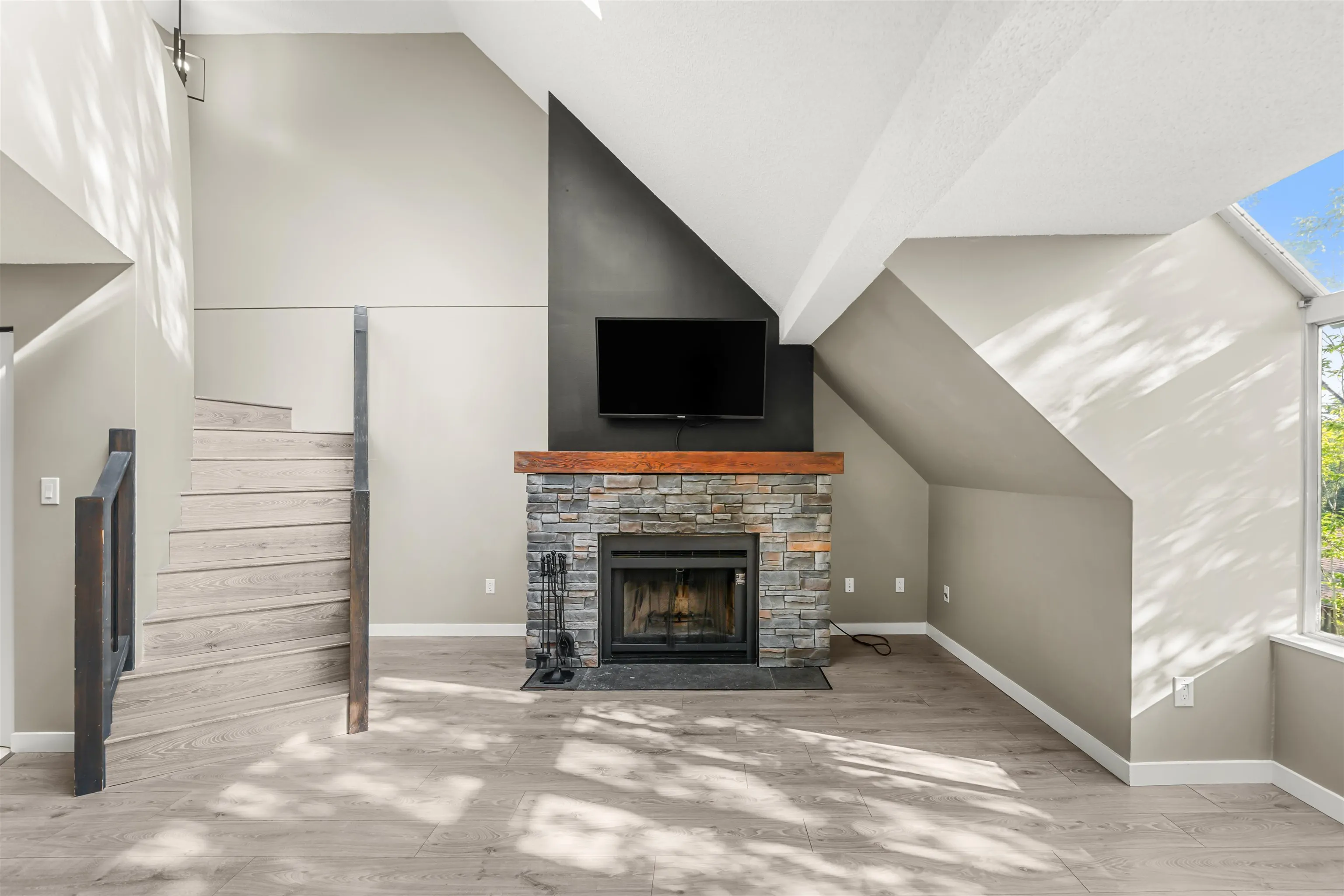 315 7471 Blundell Road