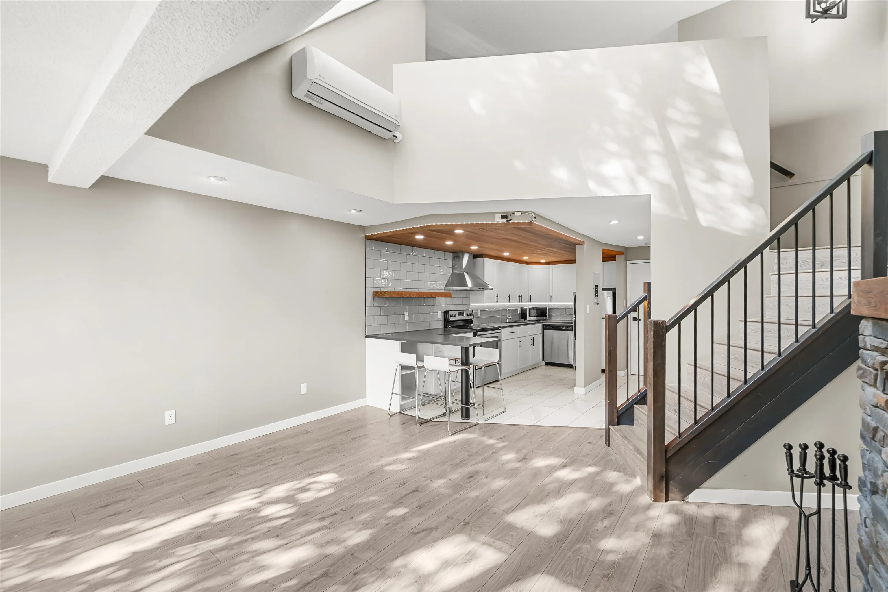315 7471 Blundell Road