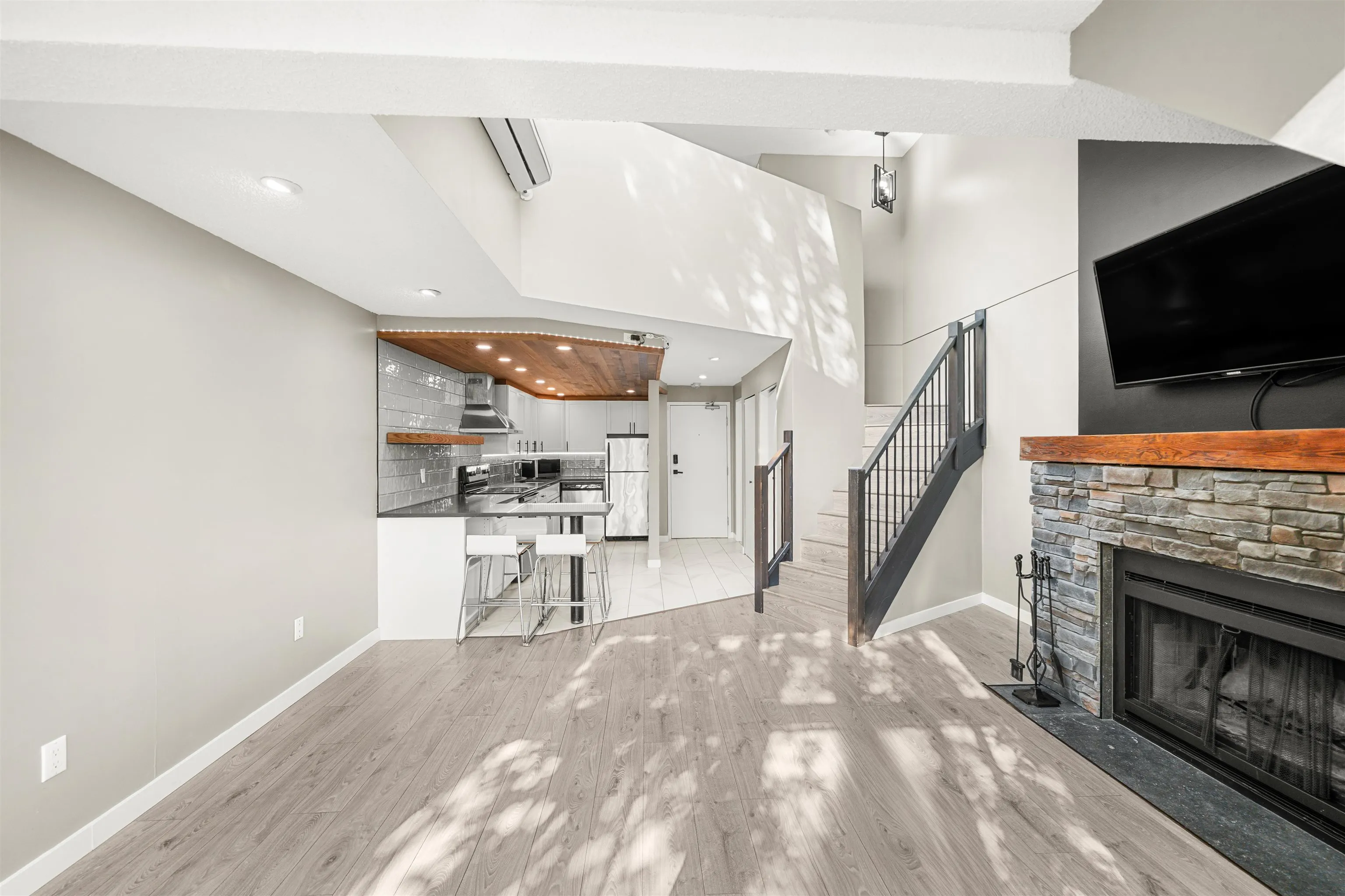 315 7471 Blundell Road