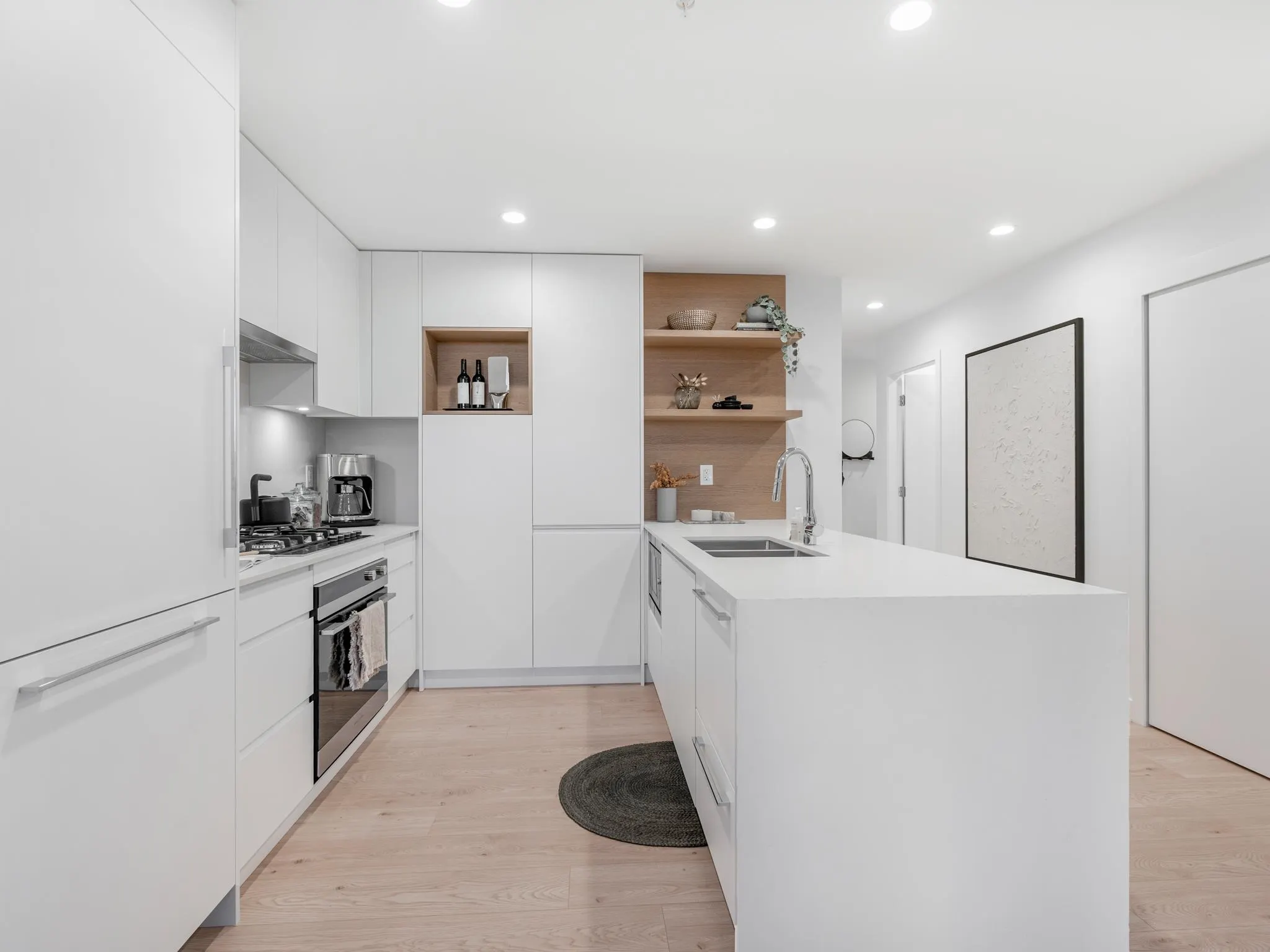 3703 2181 Madison Avenue
