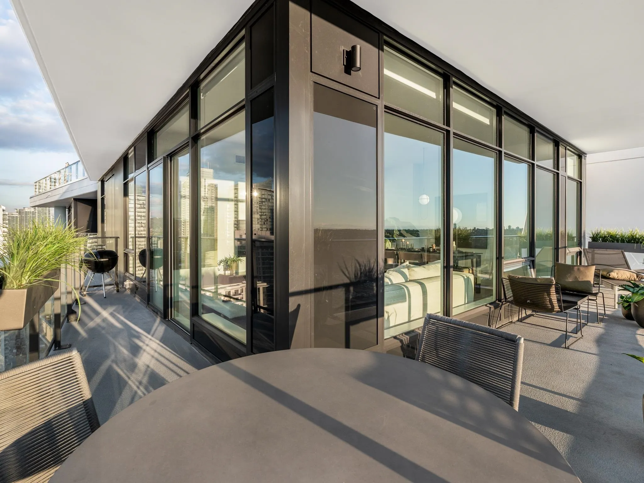3703 2181 Madison Avenue