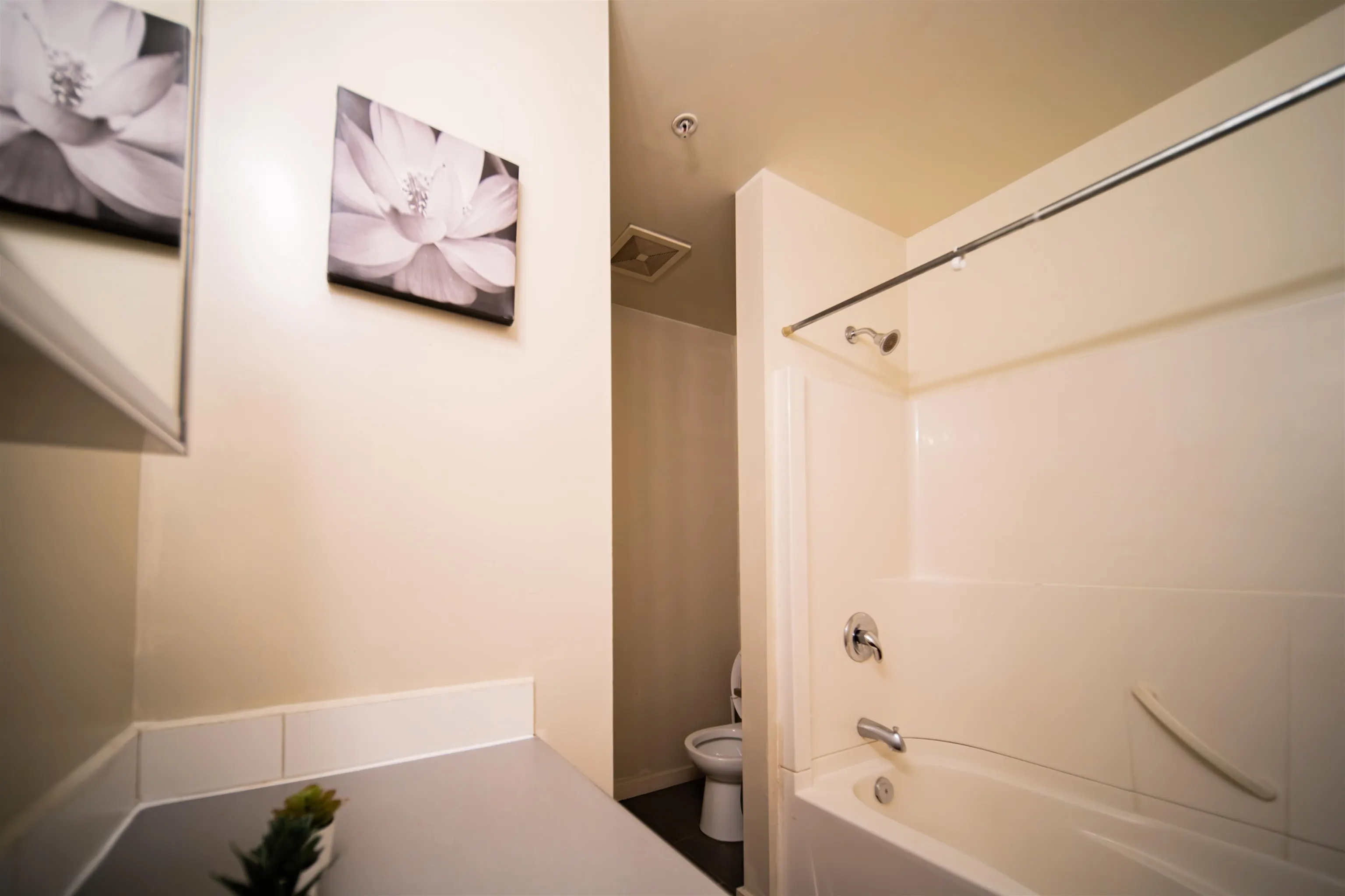 204 -PROMO 440 Richards Street