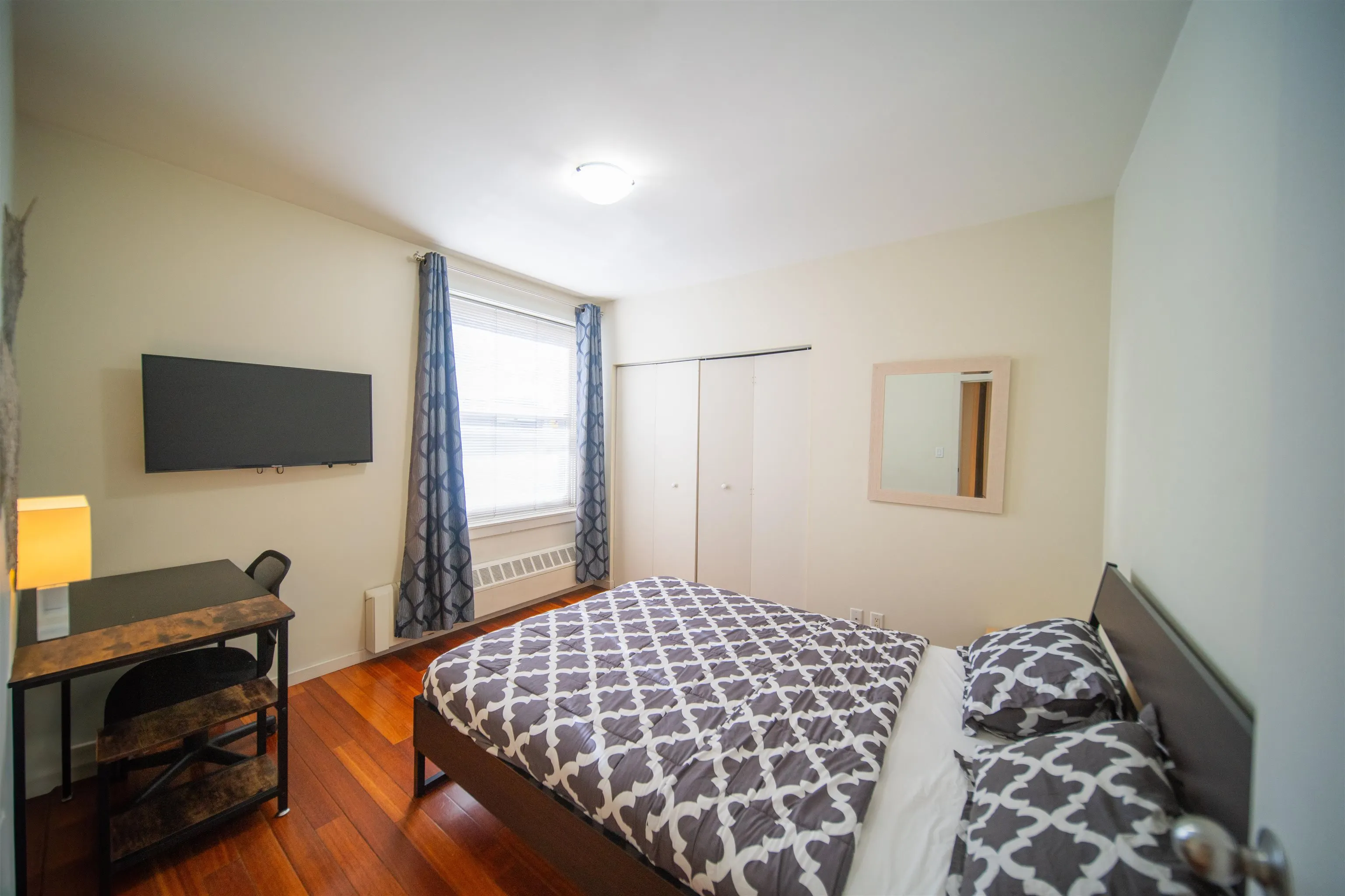 204 -PROMO 440 Richards Street
