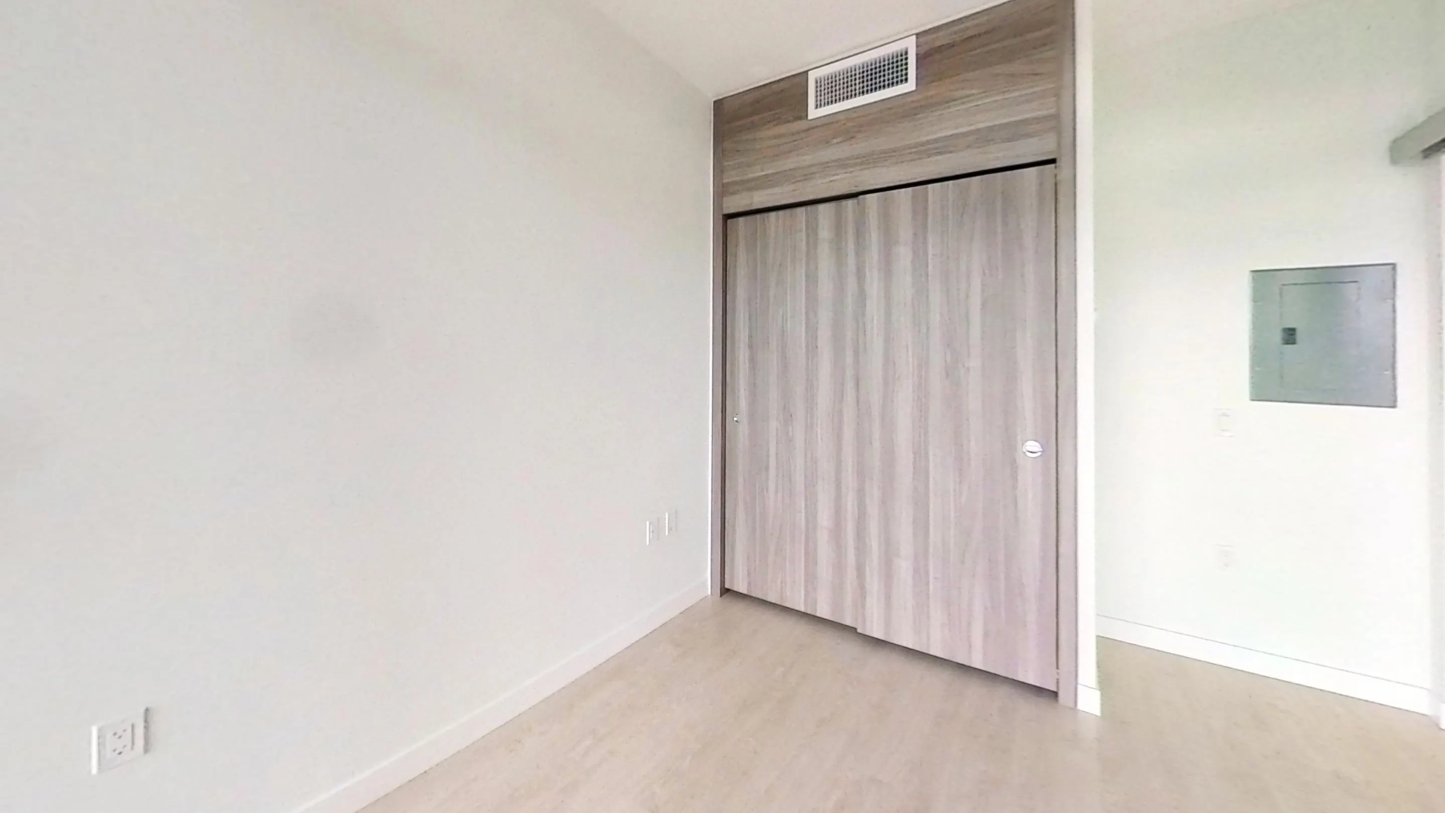11xx 4730 Lougheed Hwy