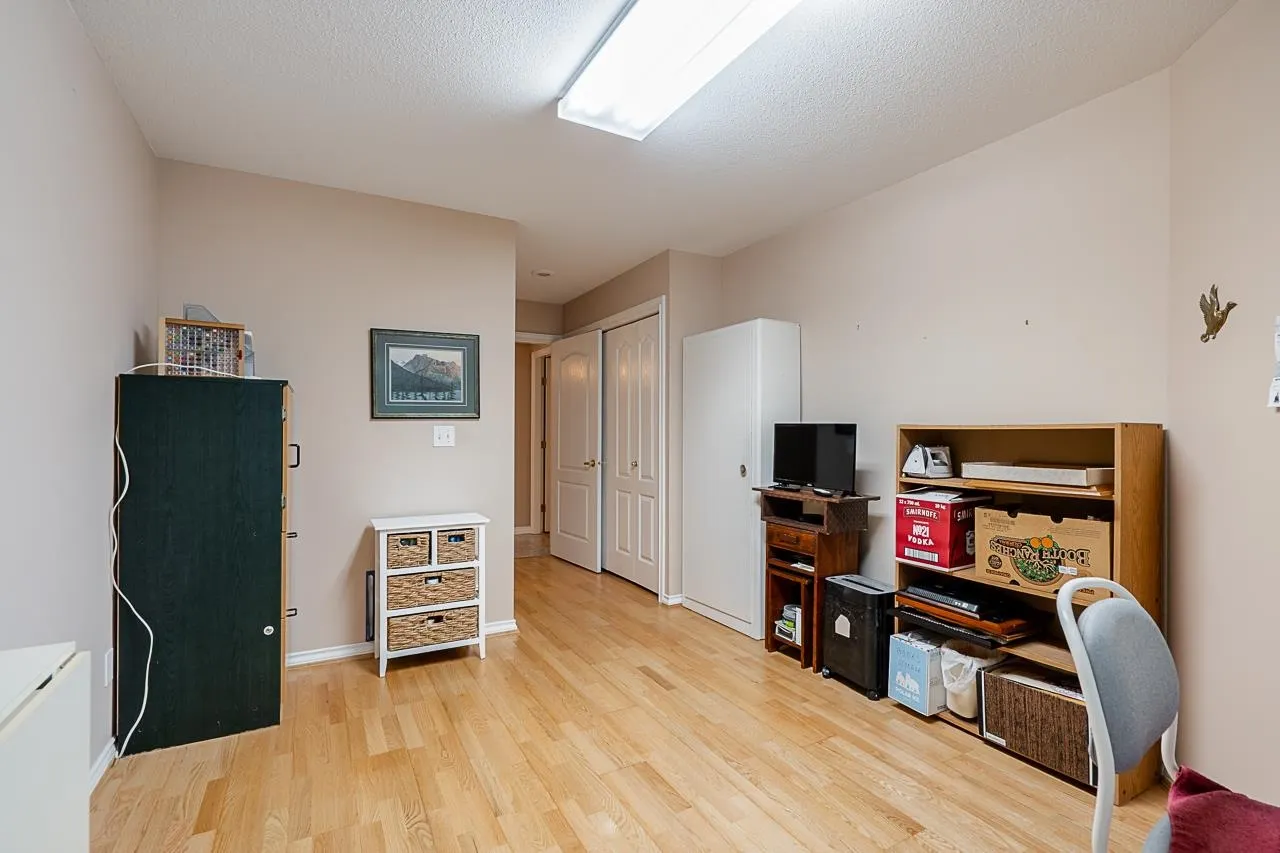 18 21746 52 Avenue