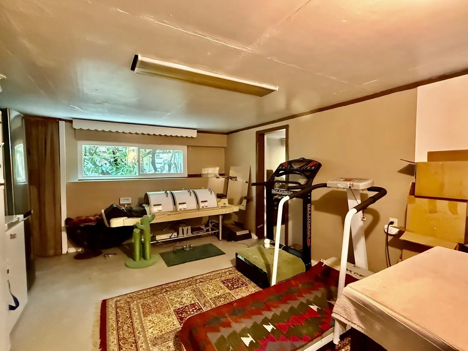 442 W 23rd Street