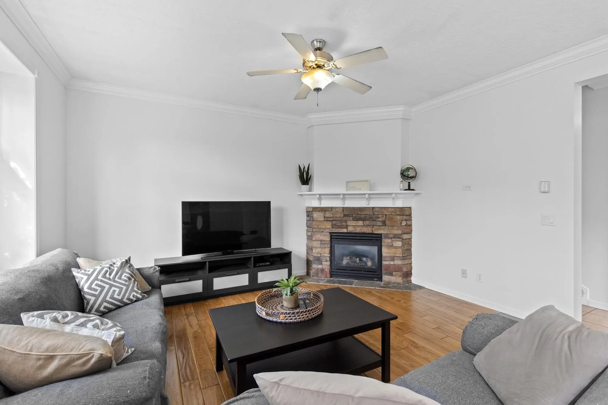 19 32849 Egglestone Avenue