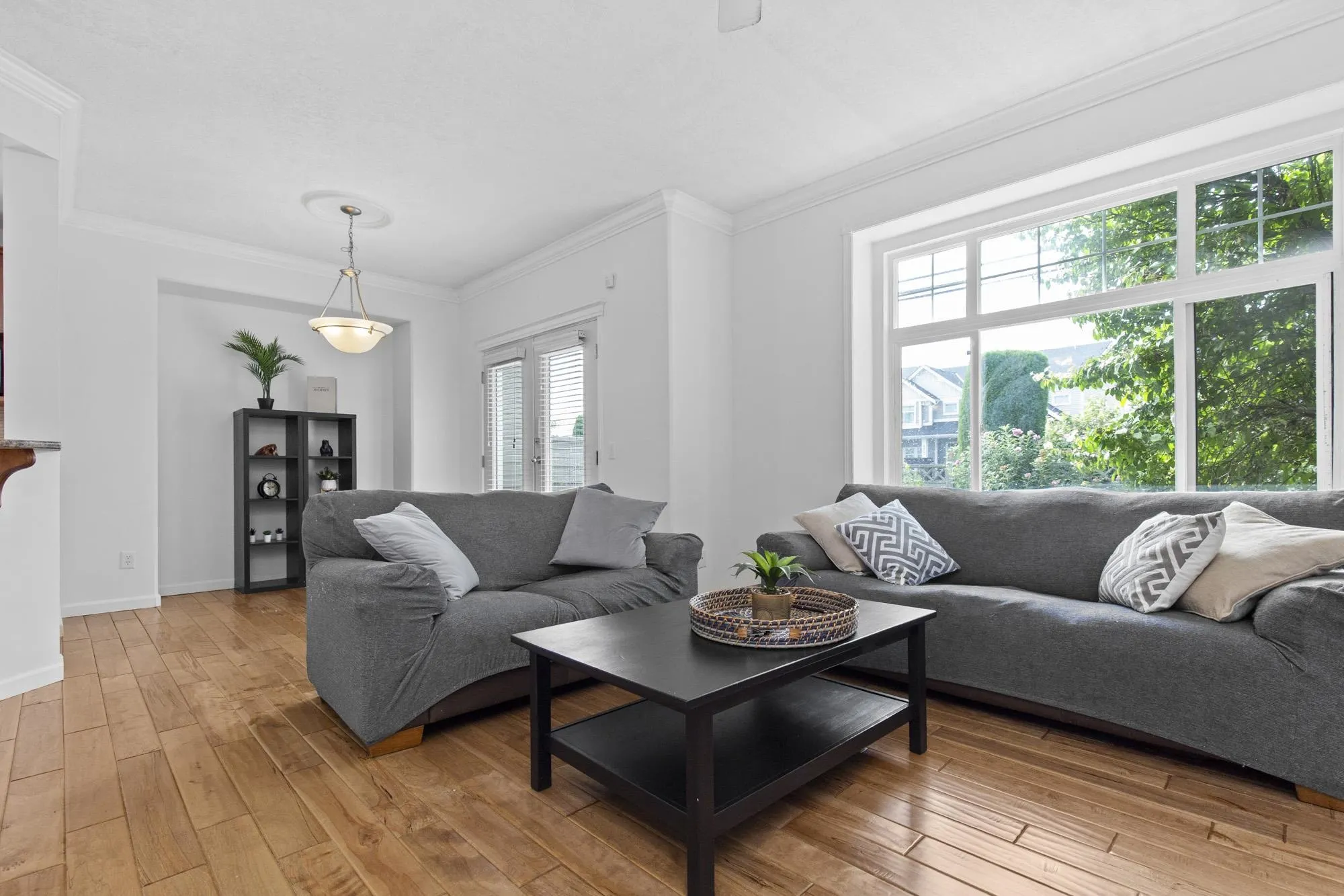 19 32849 Egglestone Avenue