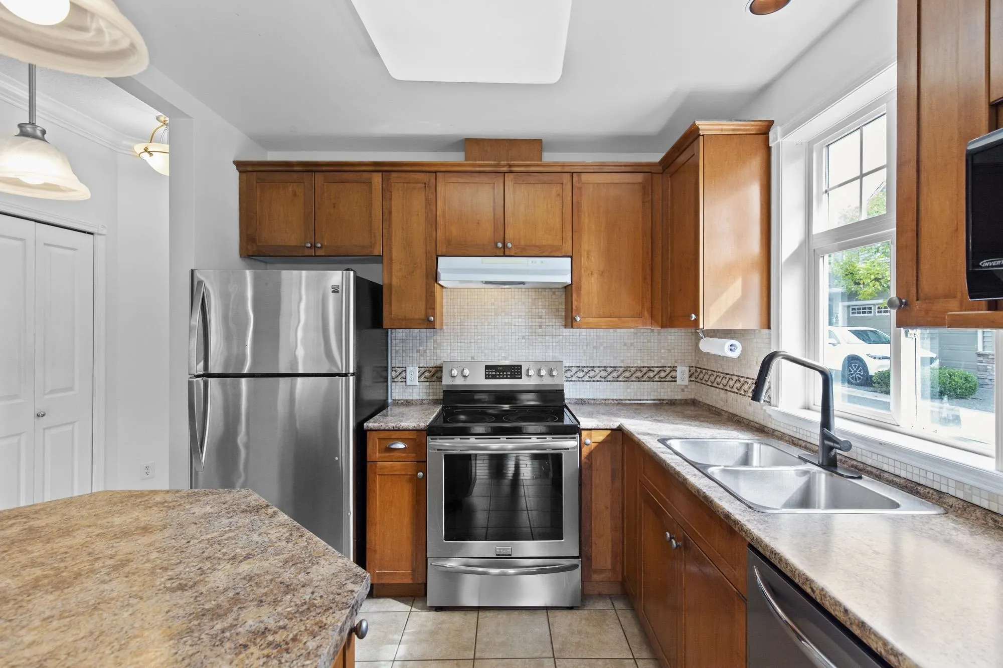 19 32849 Egglestone Avenue