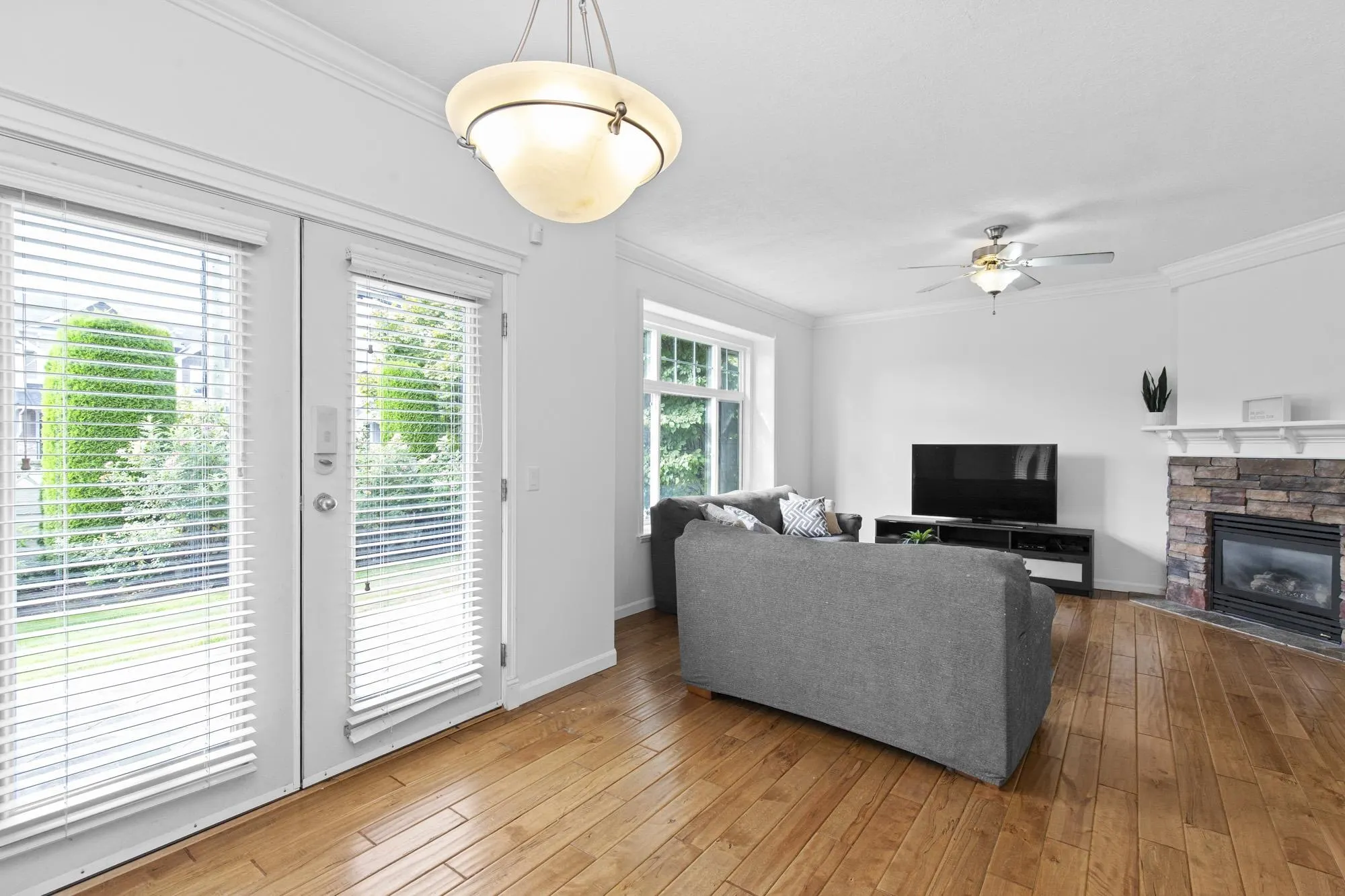 19 32849 Egglestone Avenue