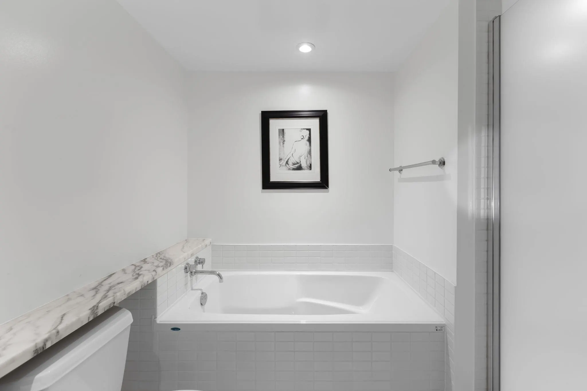 1805 1055 Homer Street