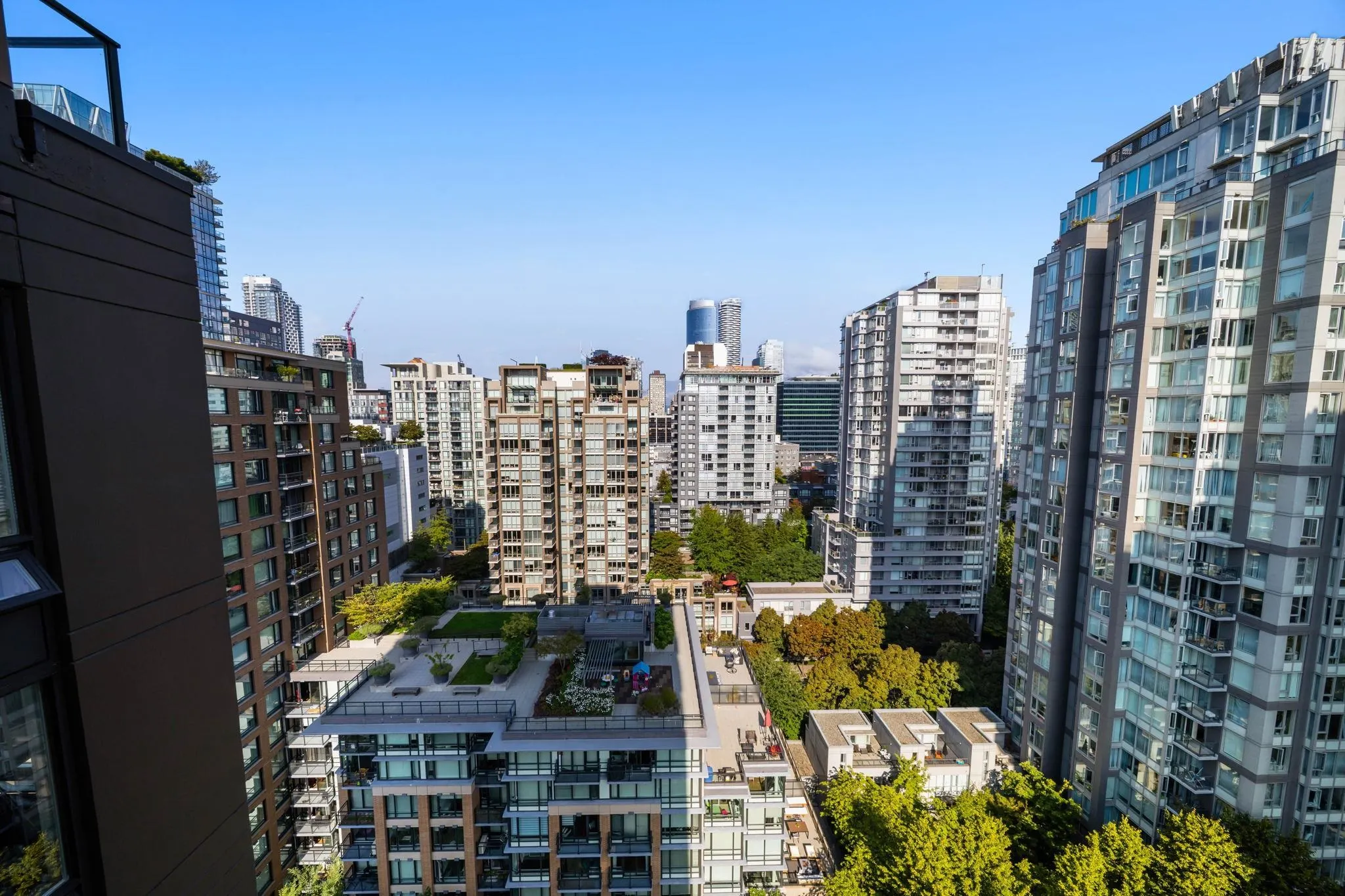 1805 1055 Homer Street