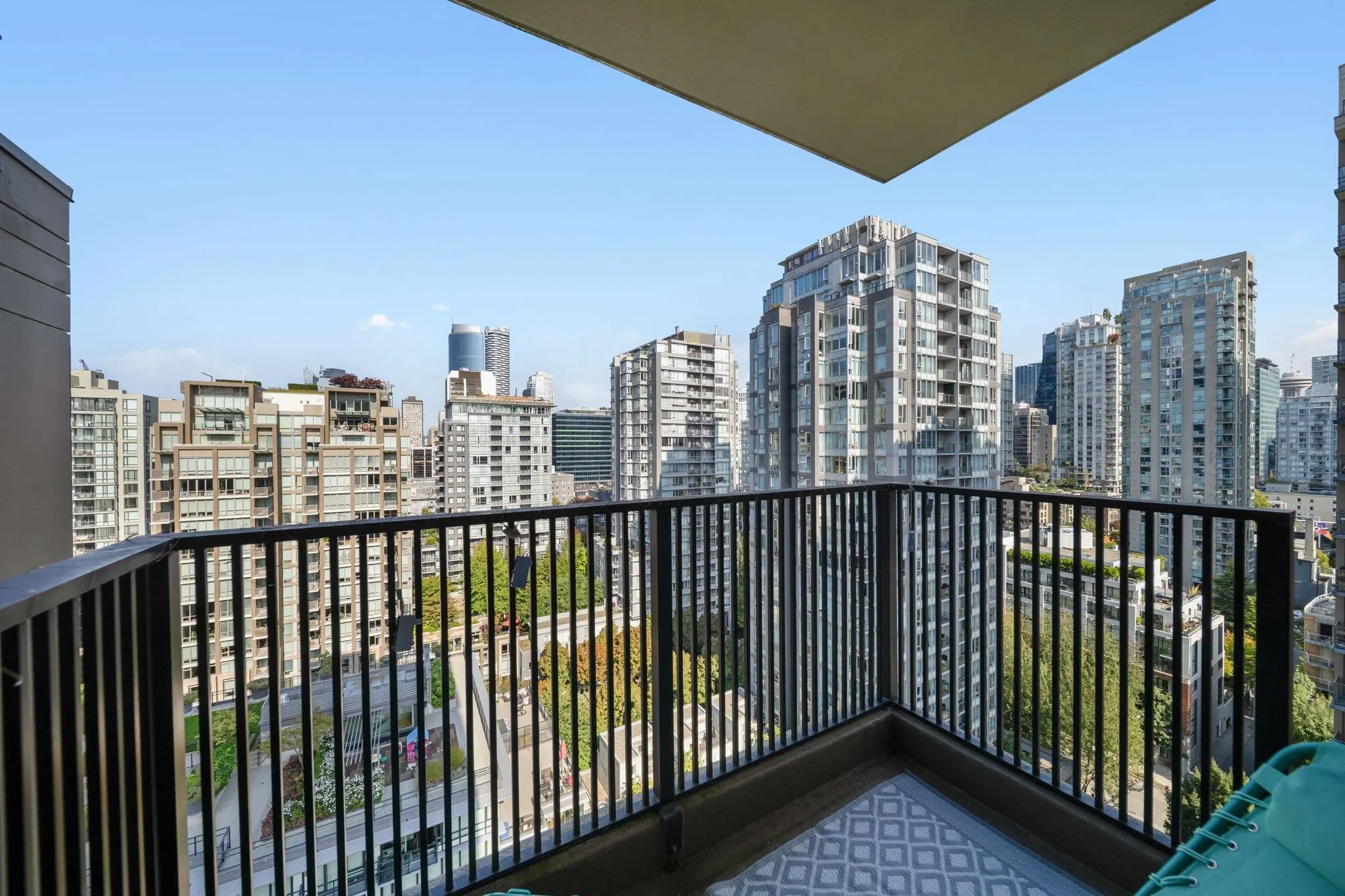 1805 1055 Homer Street