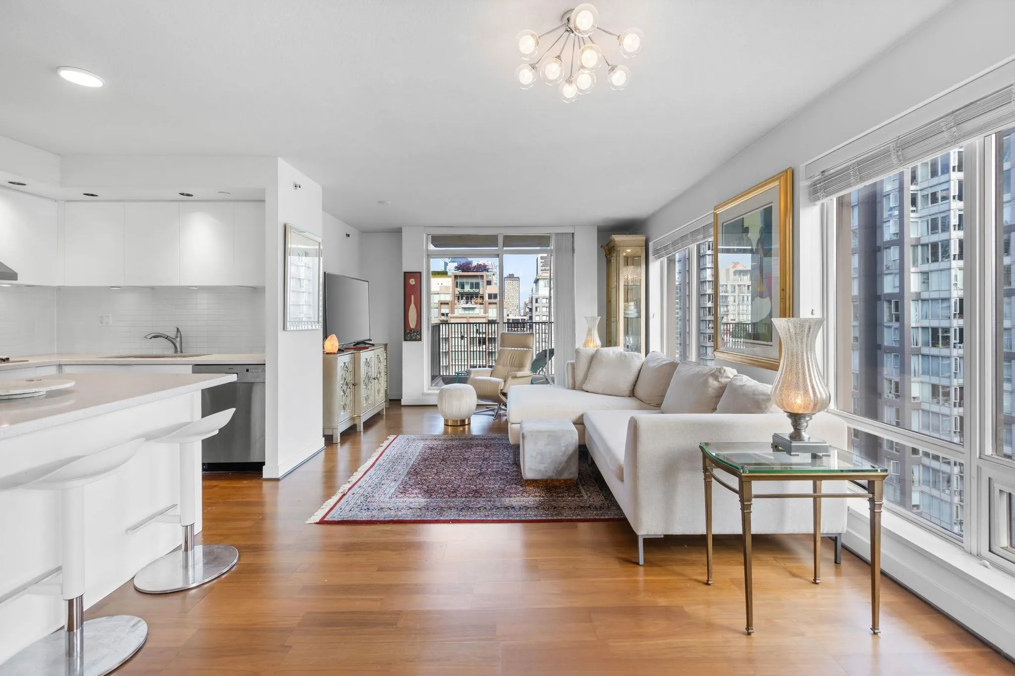 1805 1055 Homer Street