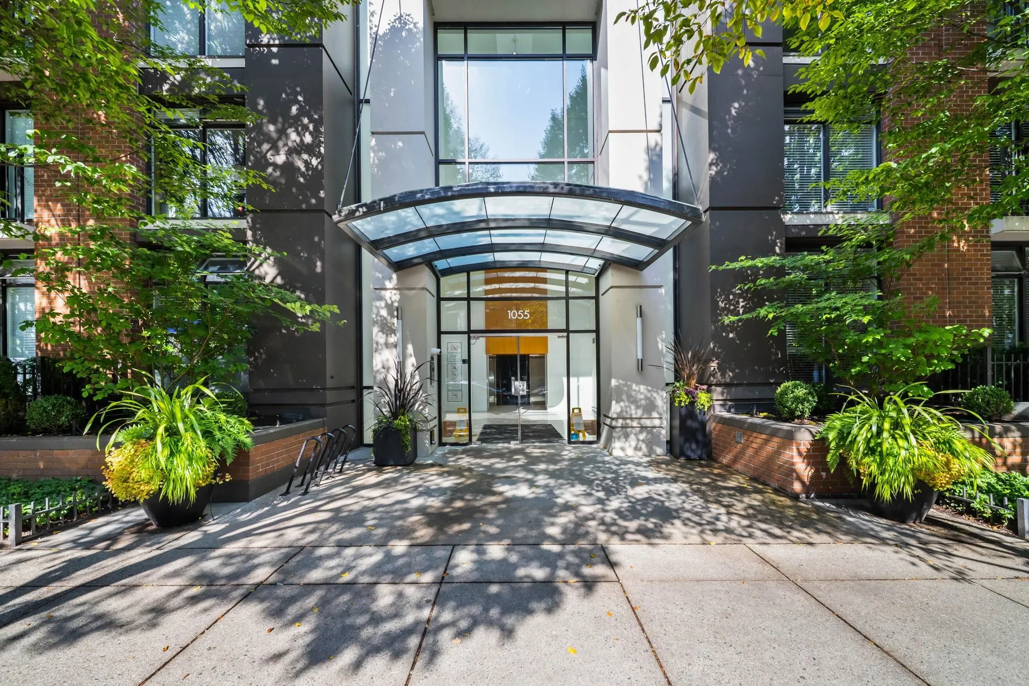 1805 1055 Homer Street