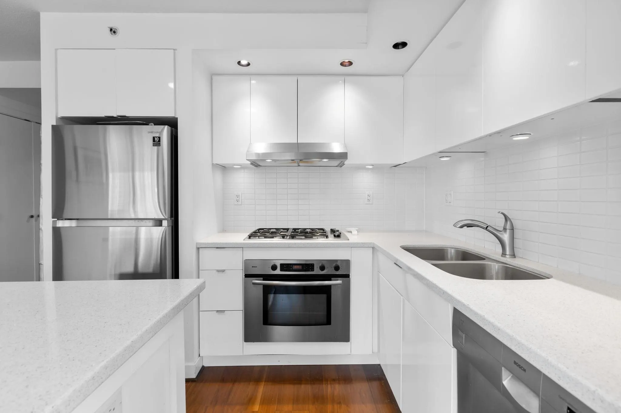 1805 1055 Homer Street