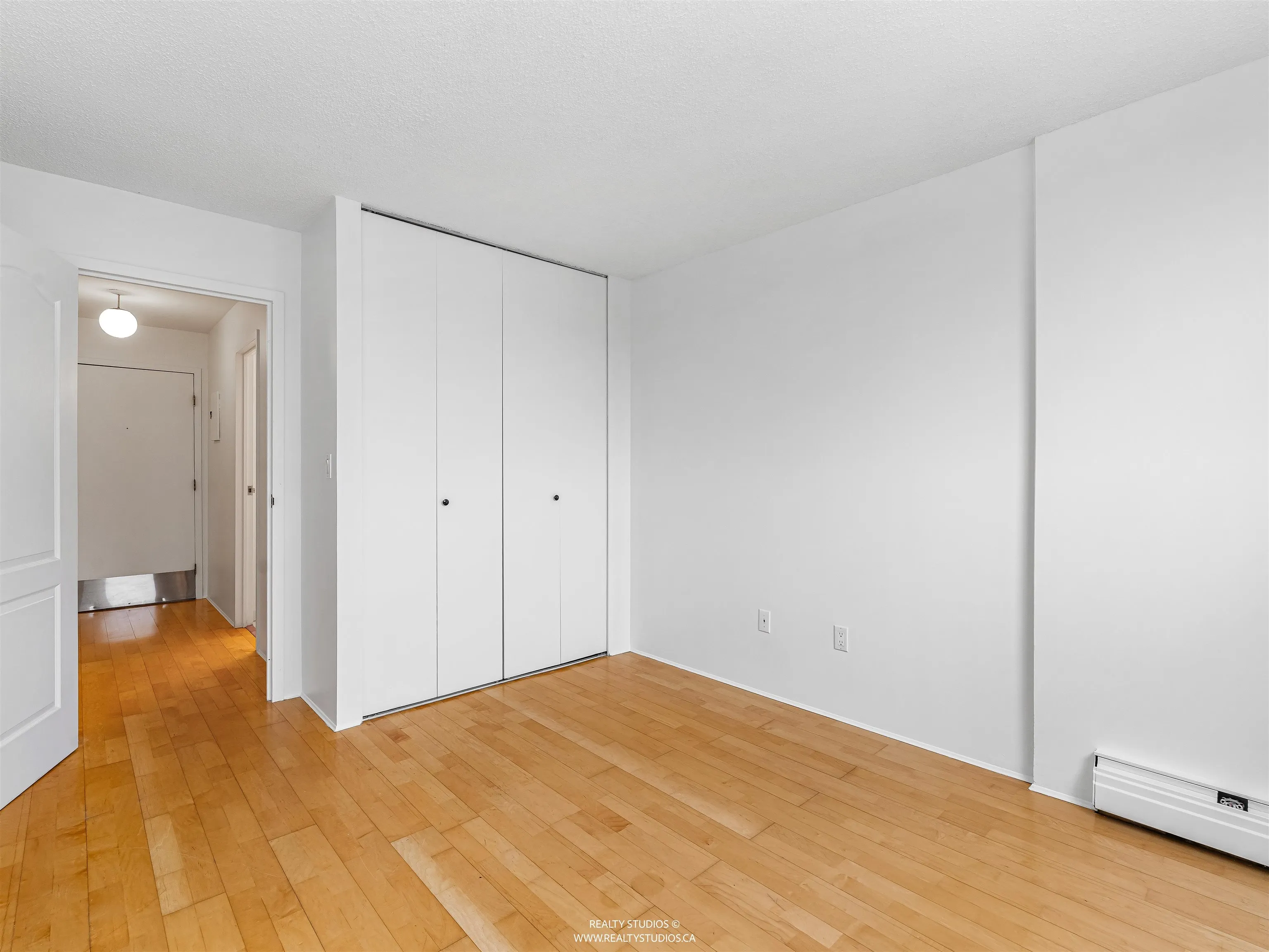 1605 145 St. Georges Avenue