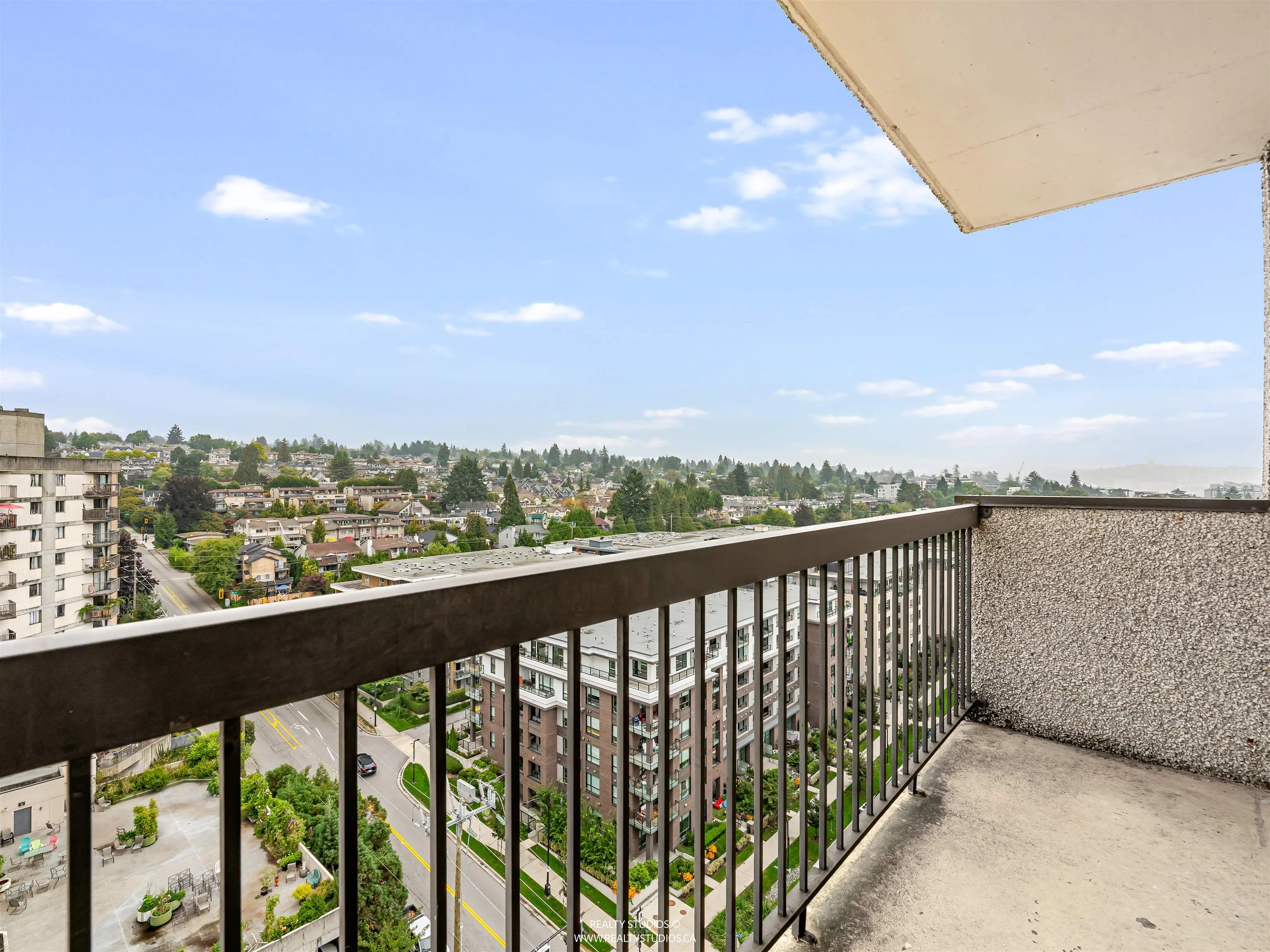 1605 145 St. Georges Avenue