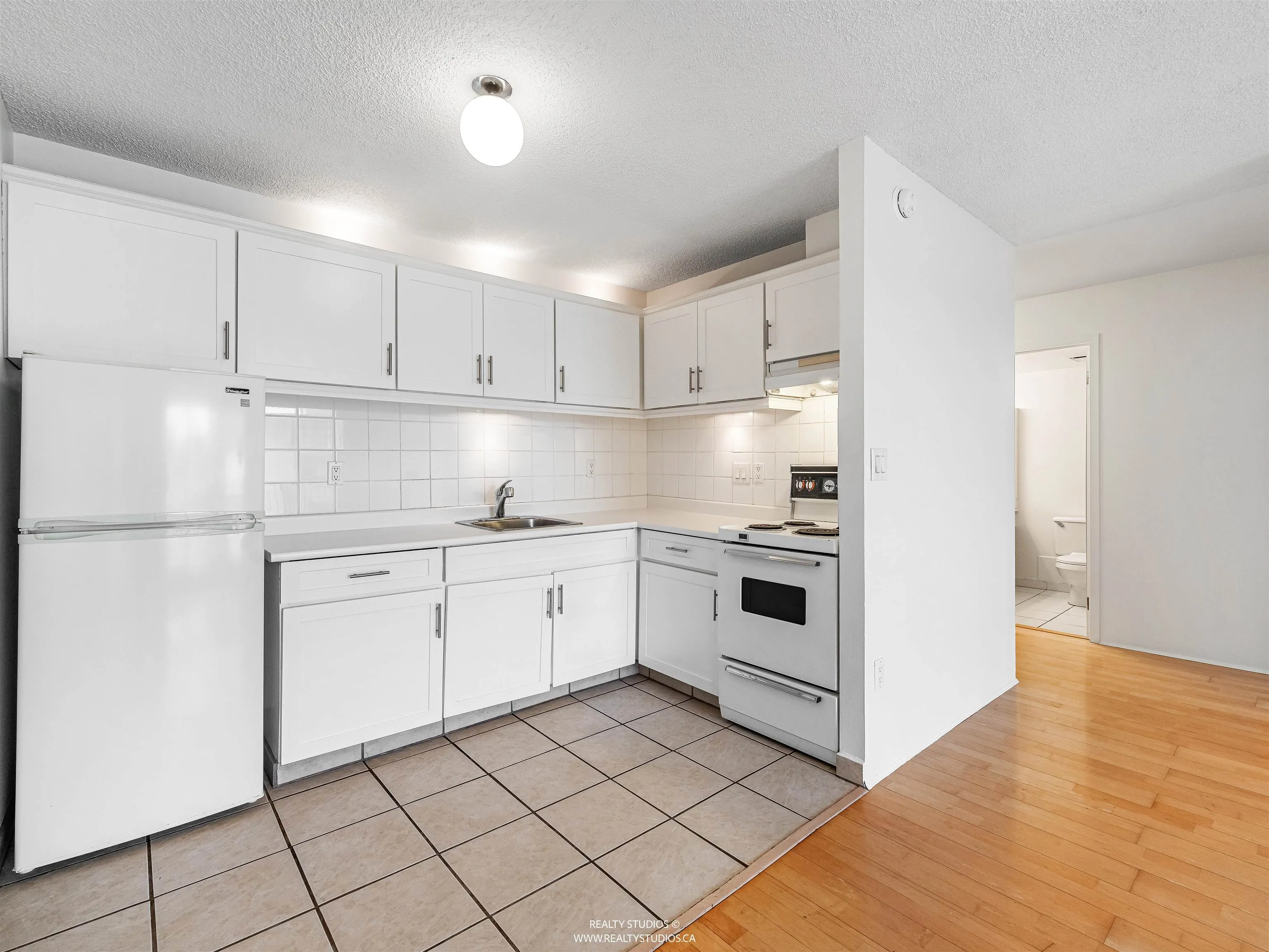 1605 145 St. Georges Avenue
