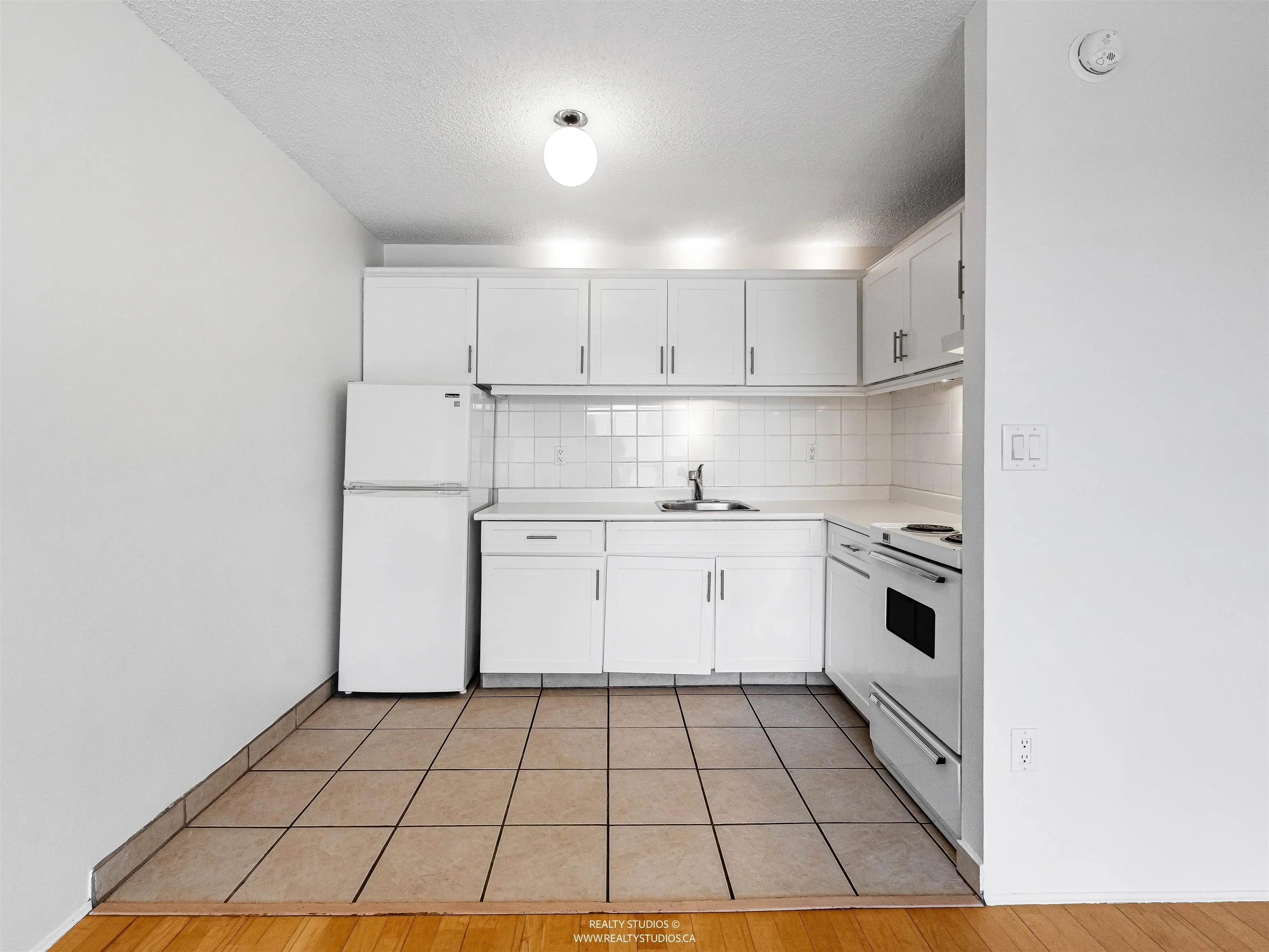 1605 145 St. Georges Avenue