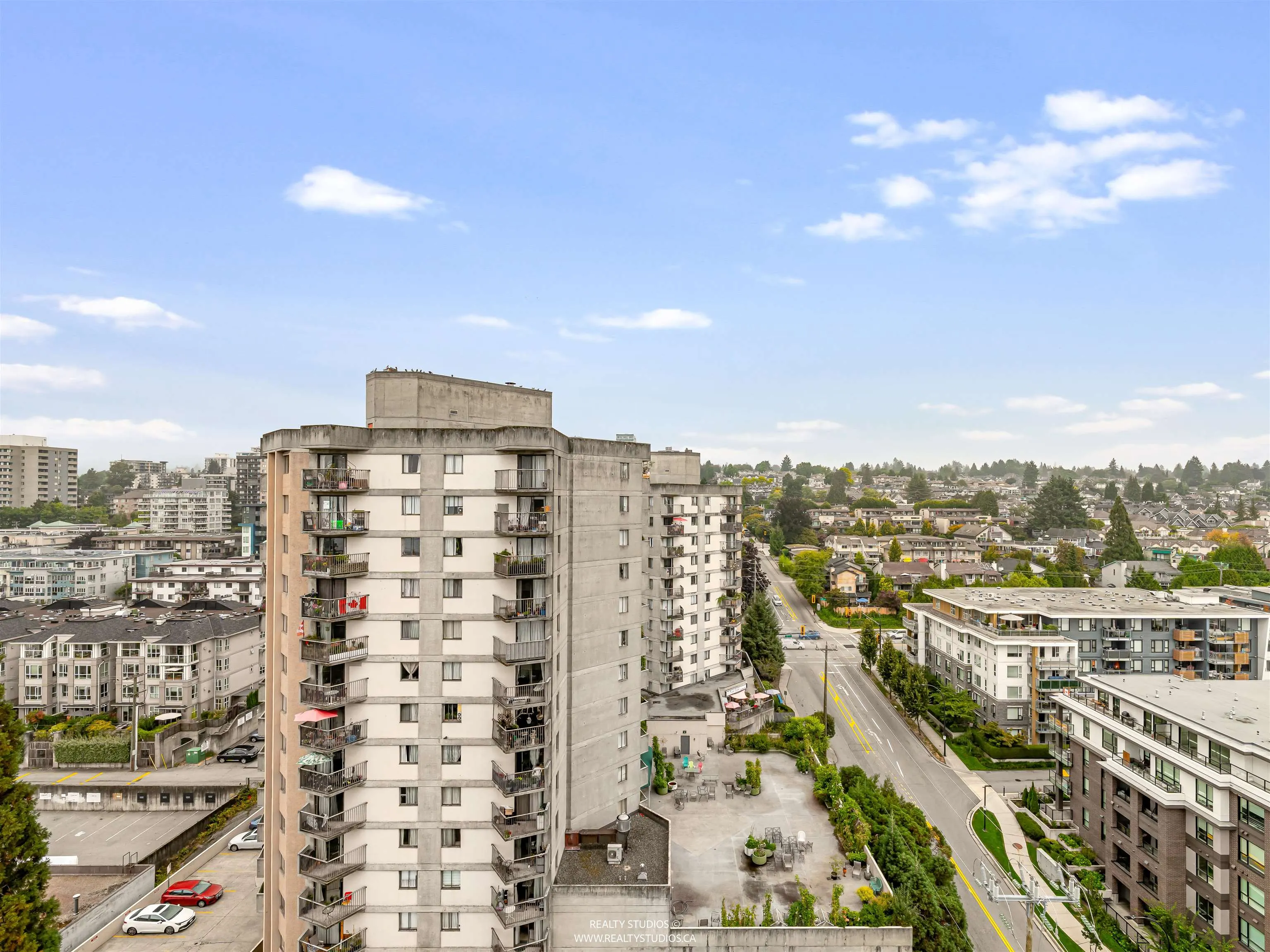 1605 145 St. Georges Avenue