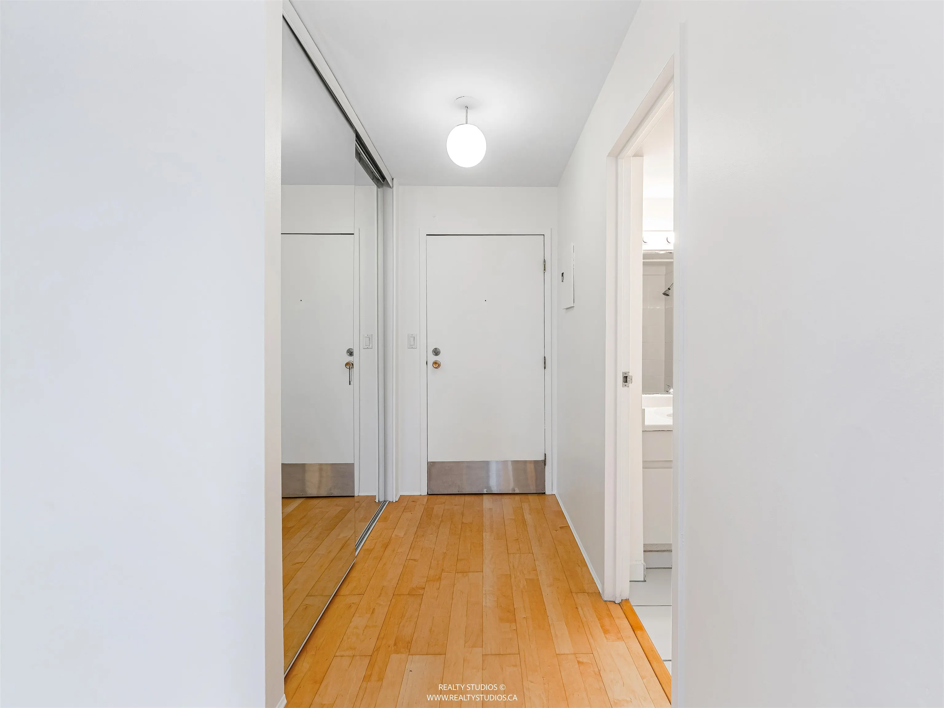 1605 145 St. Georges Avenue