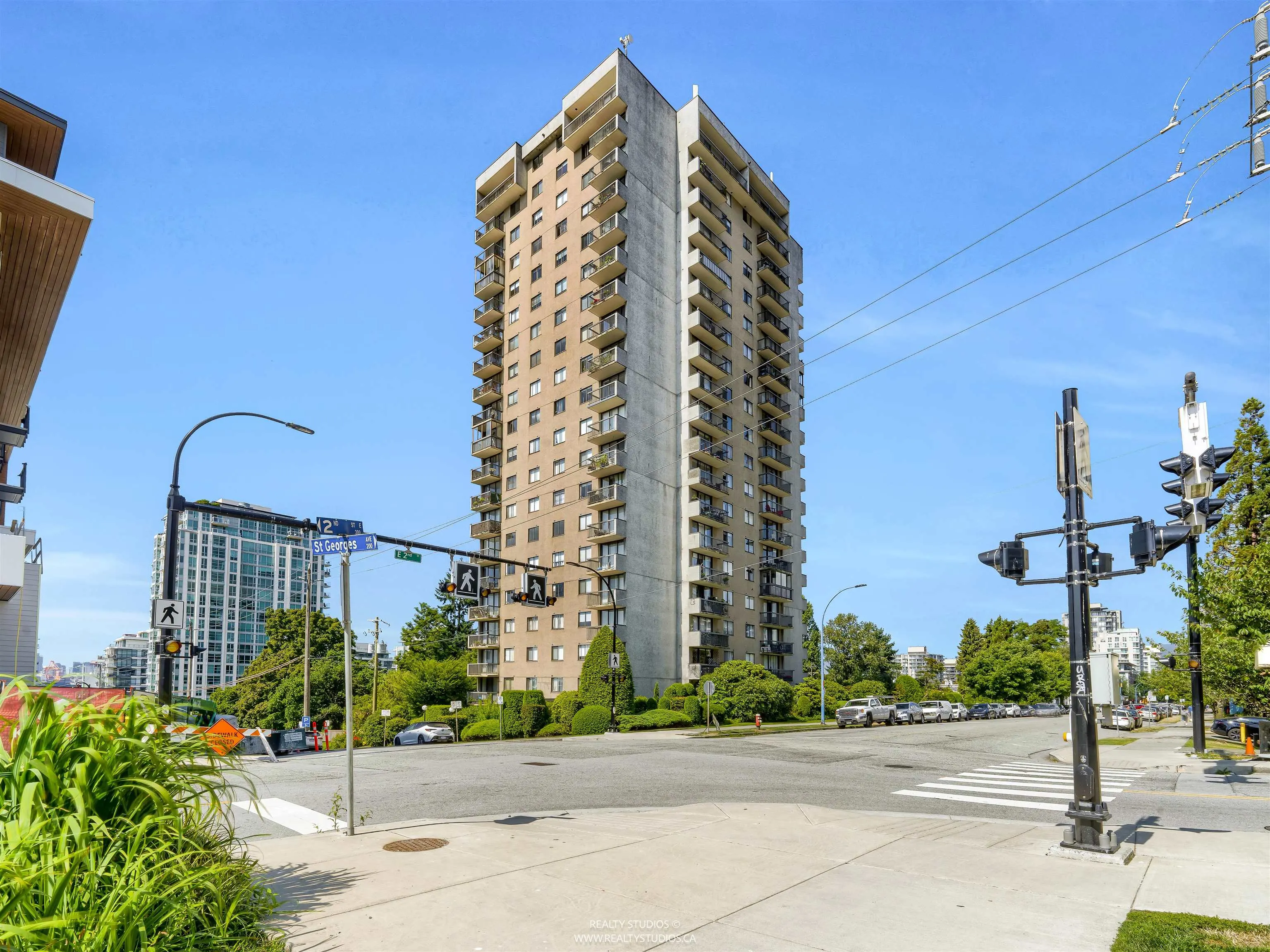 1605 145 St. Georges Avenue
