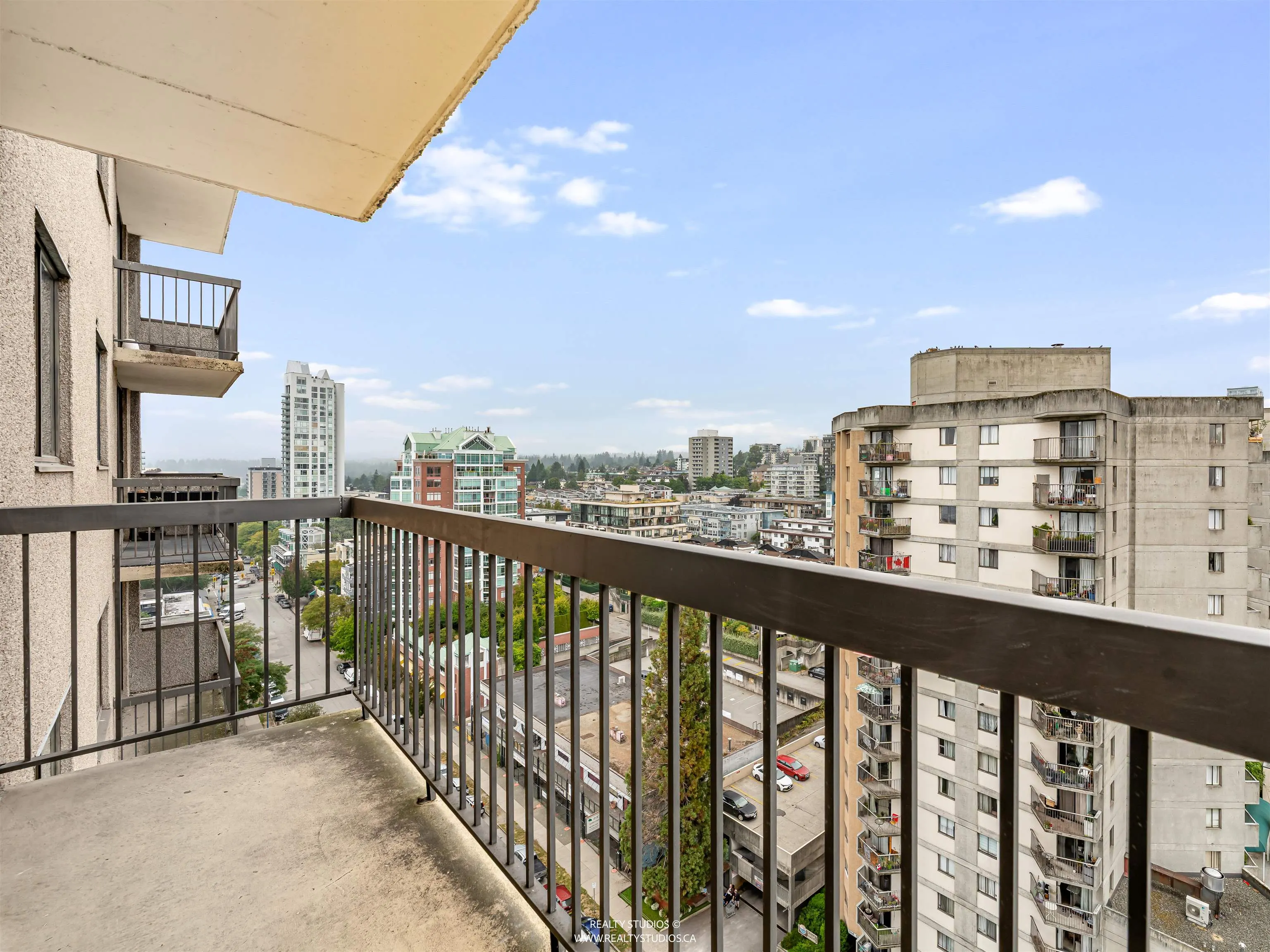 1605 145 St. Georges Avenue