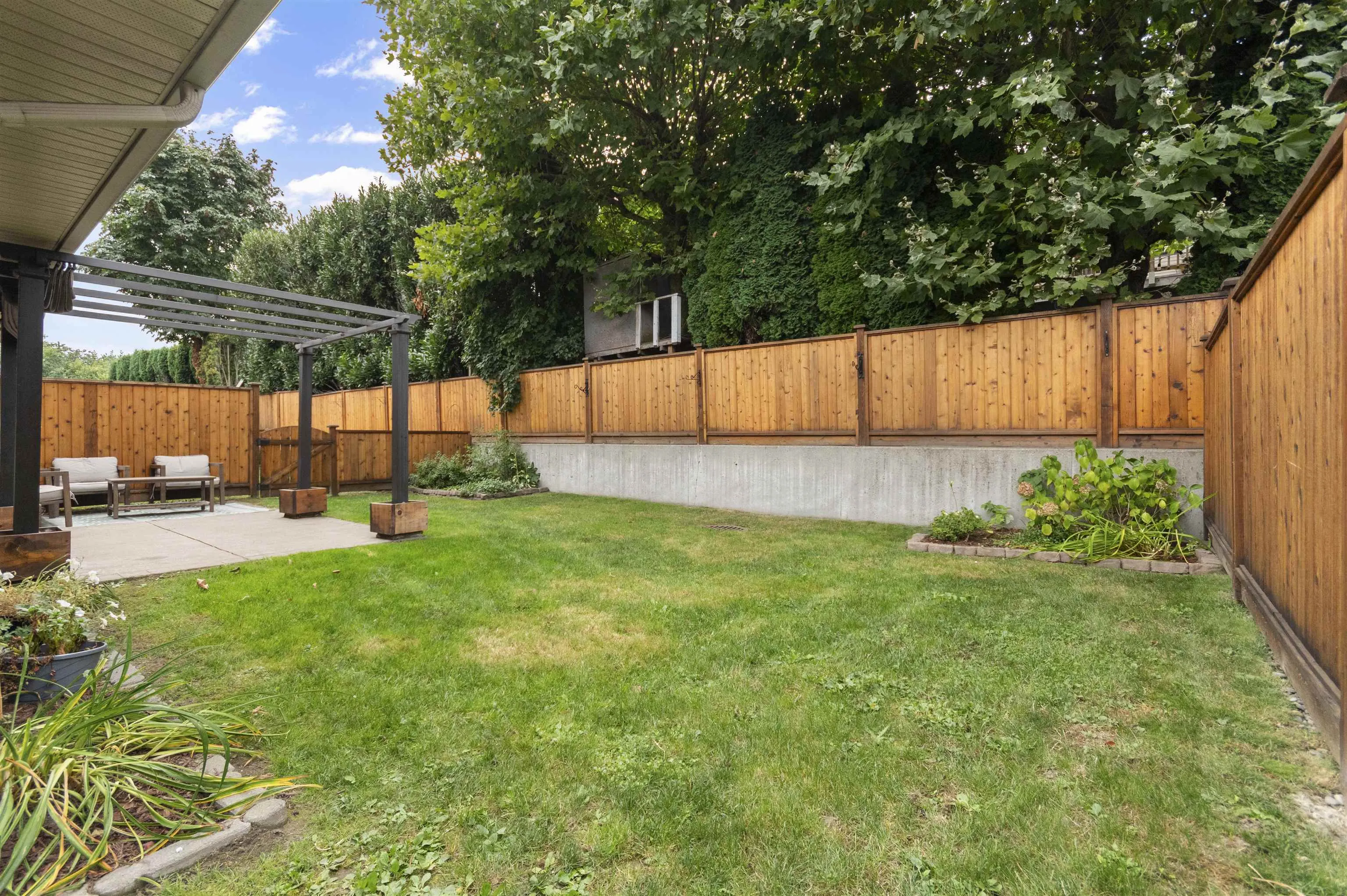 30 6449 Blackwood Lane