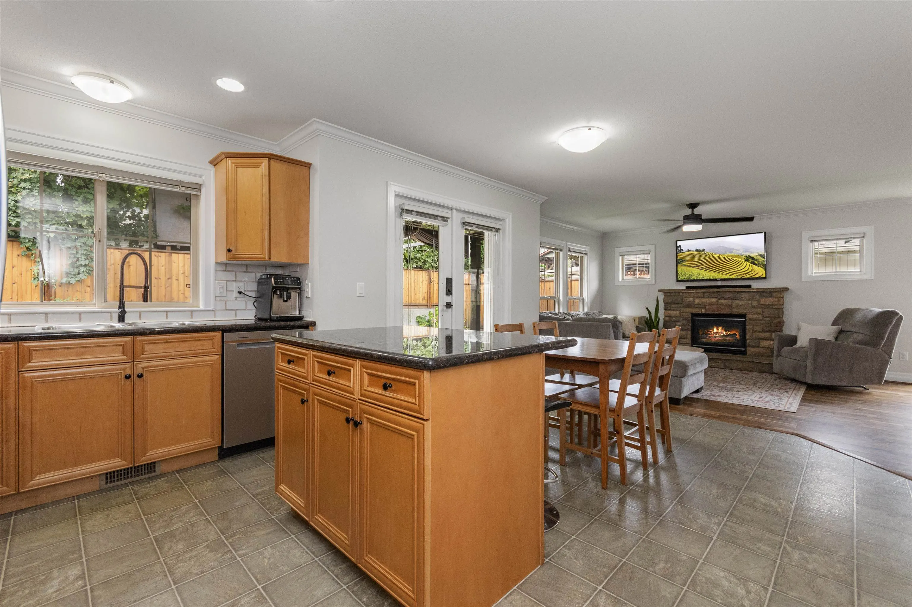 30 6449 Blackwood Lane